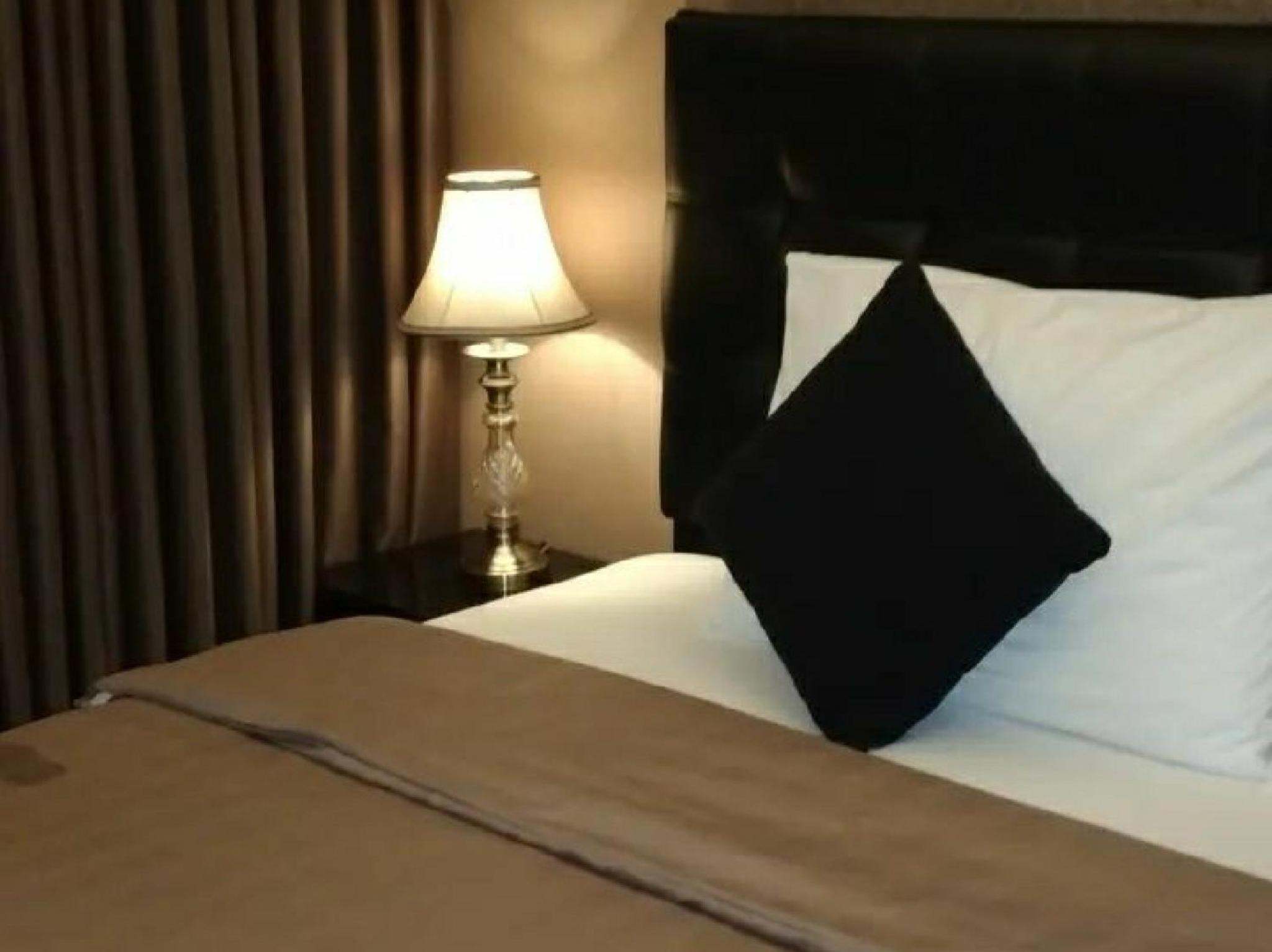 One-Bedroom Apartment - Photo 13