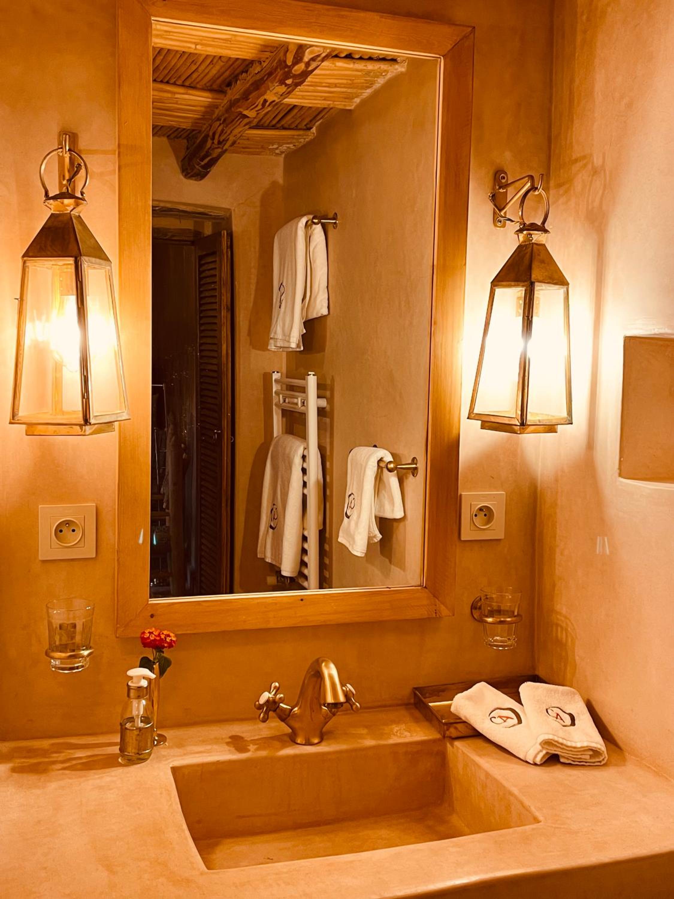 Twin Room - Photo 3