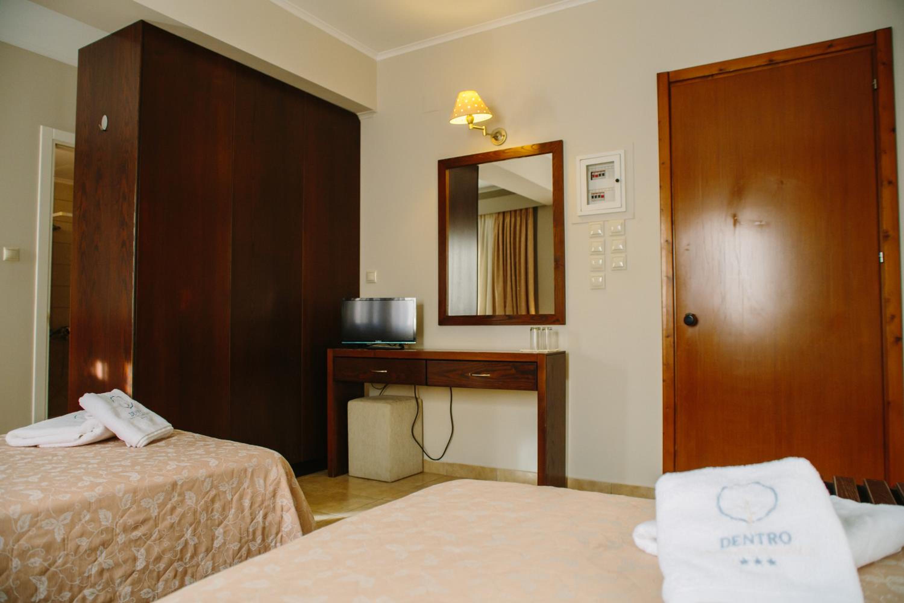 Quadruple Room - Photo 10