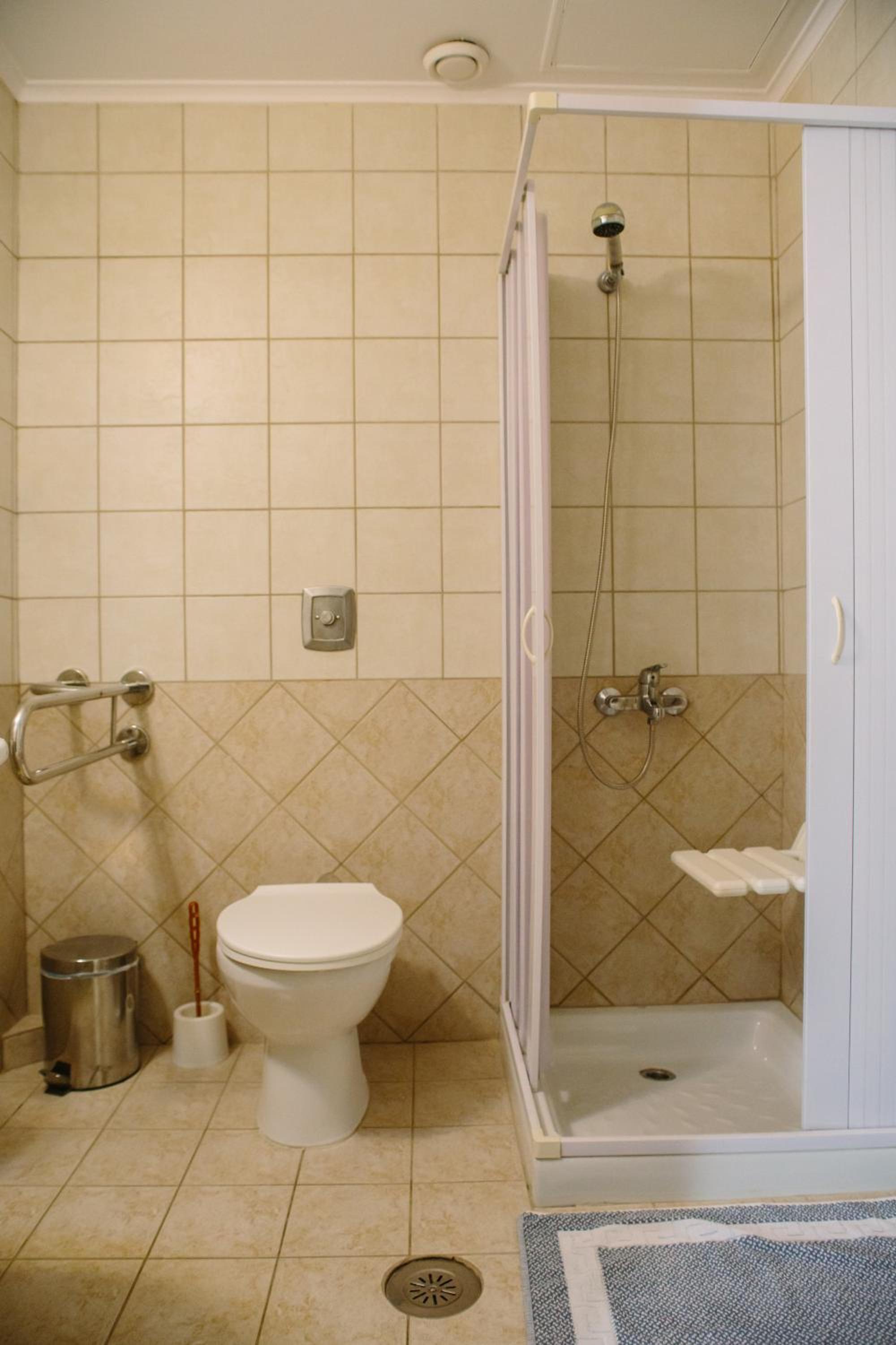 Quadruple Room - Photo 3
