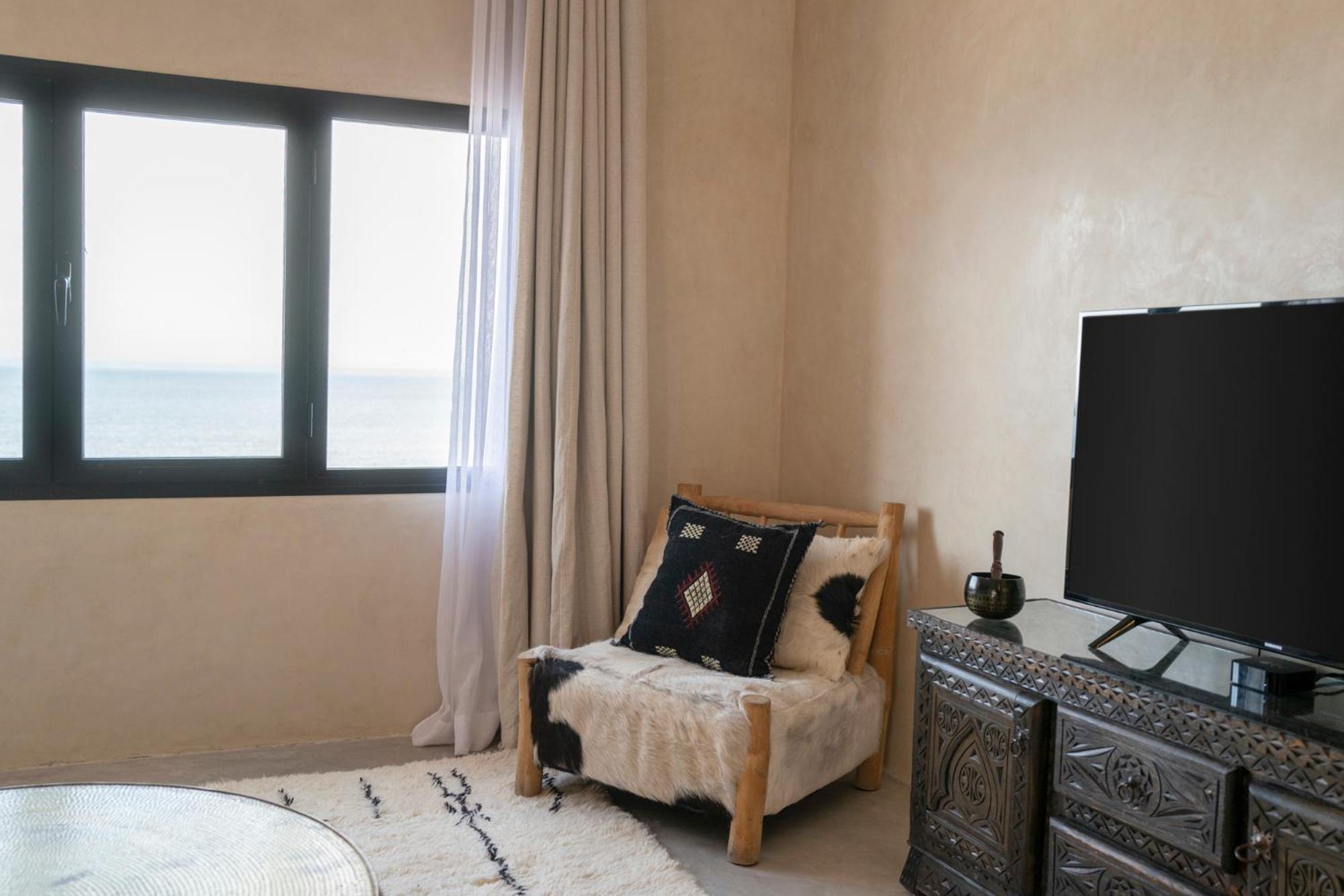 Deluxe Suite with Sea View photo 3