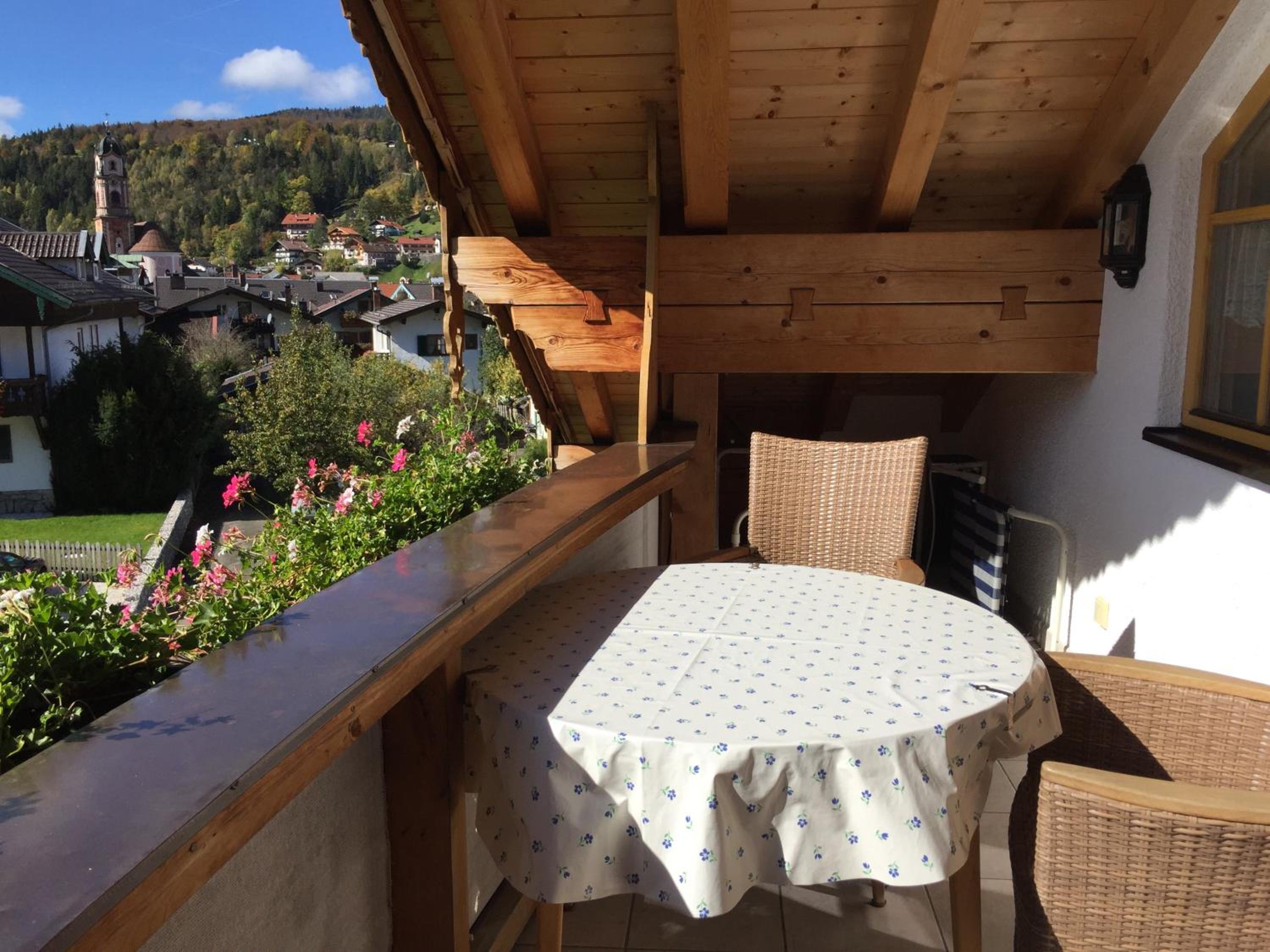 Apartment with Mountain View photo 3
