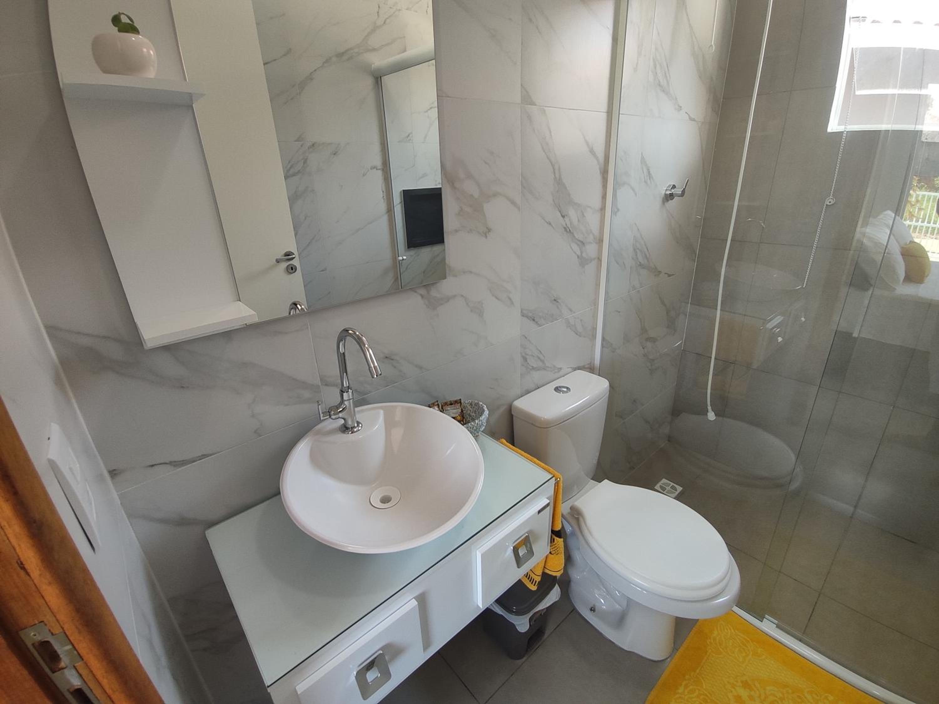 Large Double Room - Photo 6