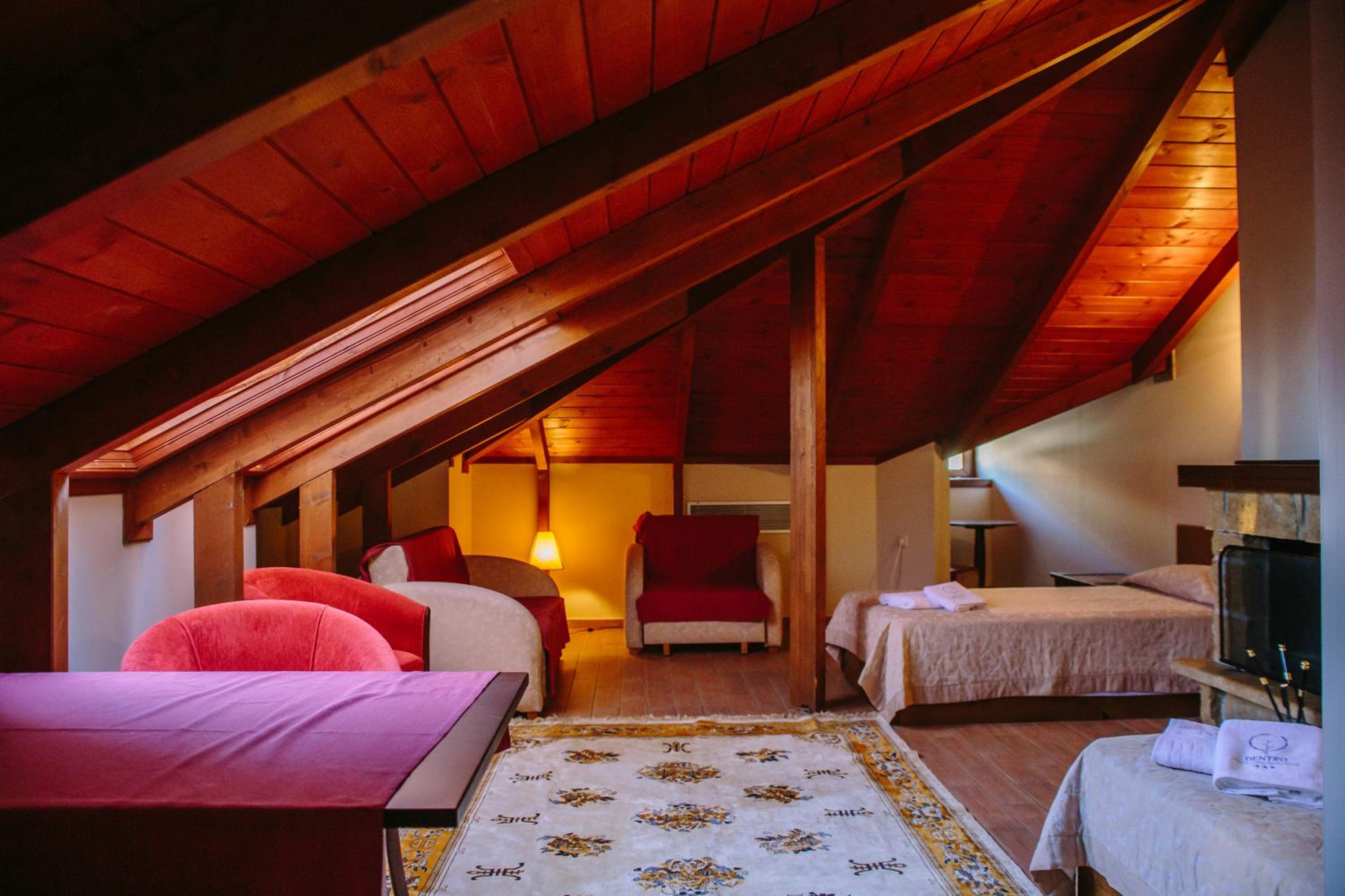 Deluxe Junior Suite - Photo 1
