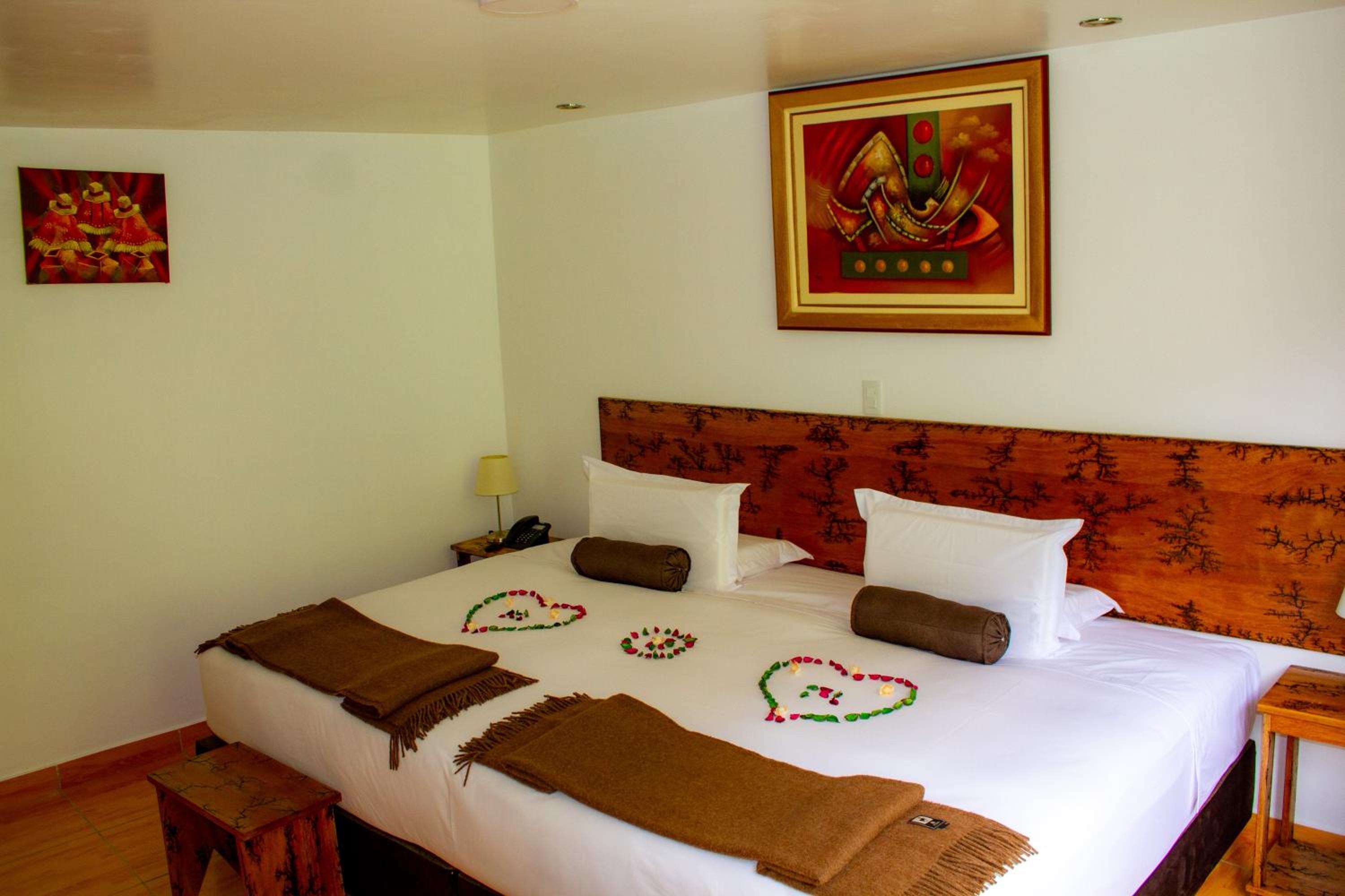 Superior King Room - Photo 17