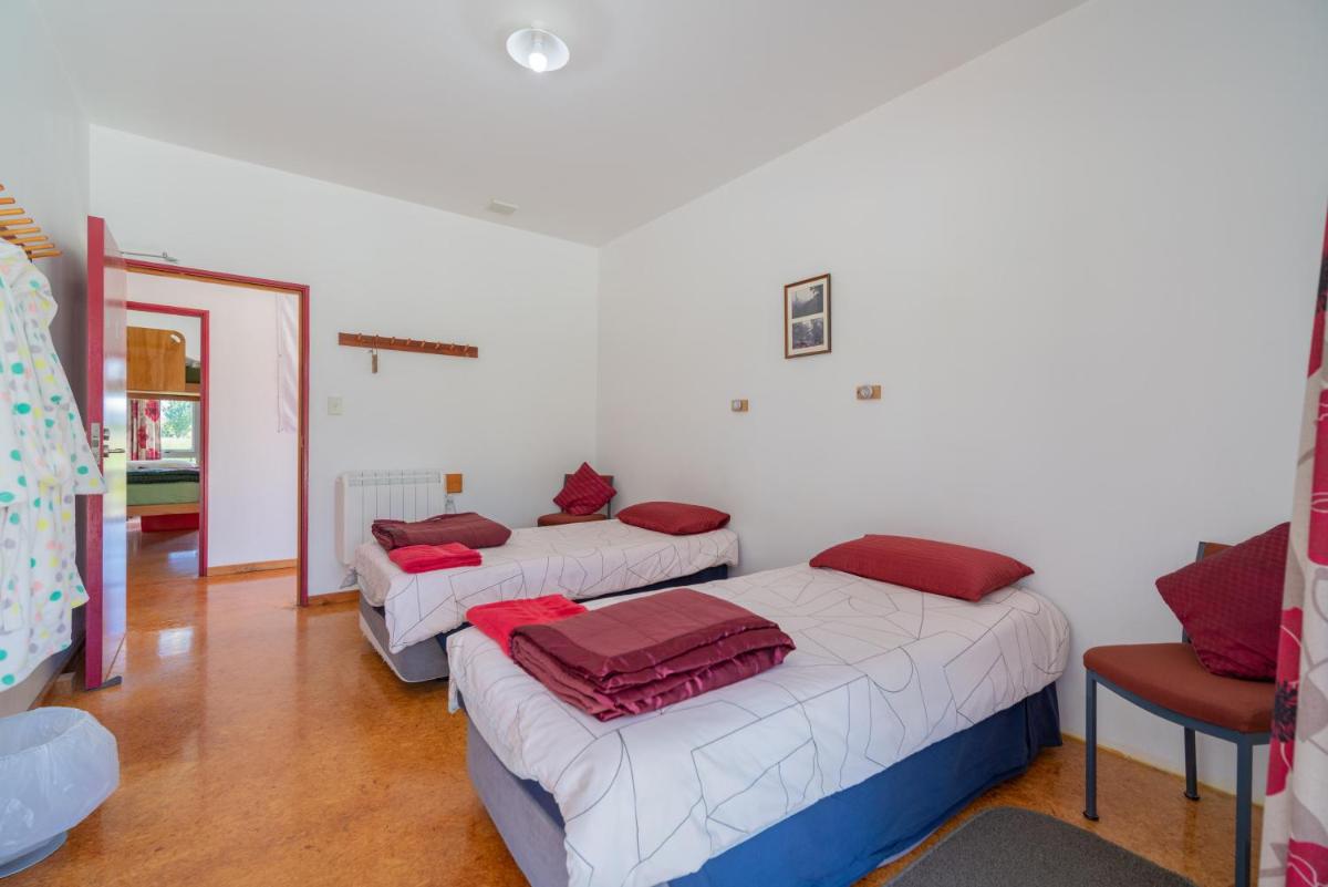 Twin Room with Private Bathroom photo 3