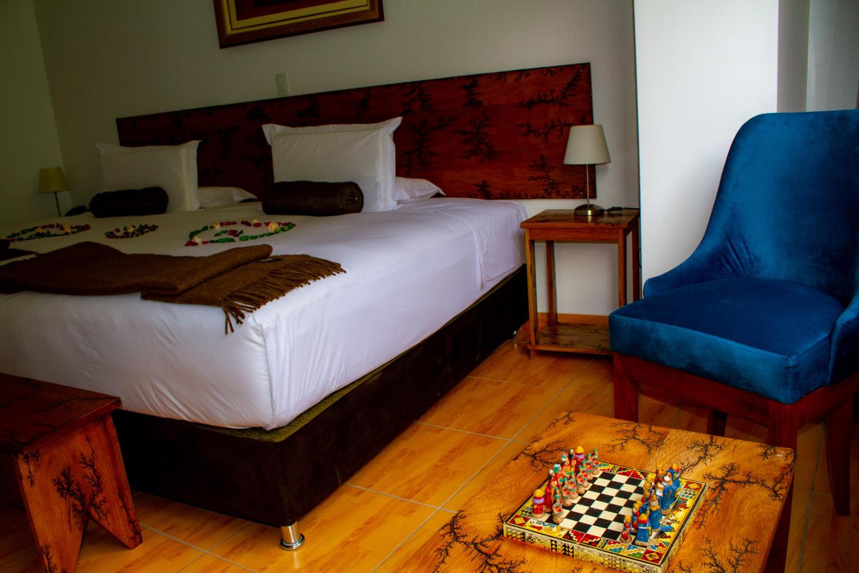 Superior King Room - Photo 21