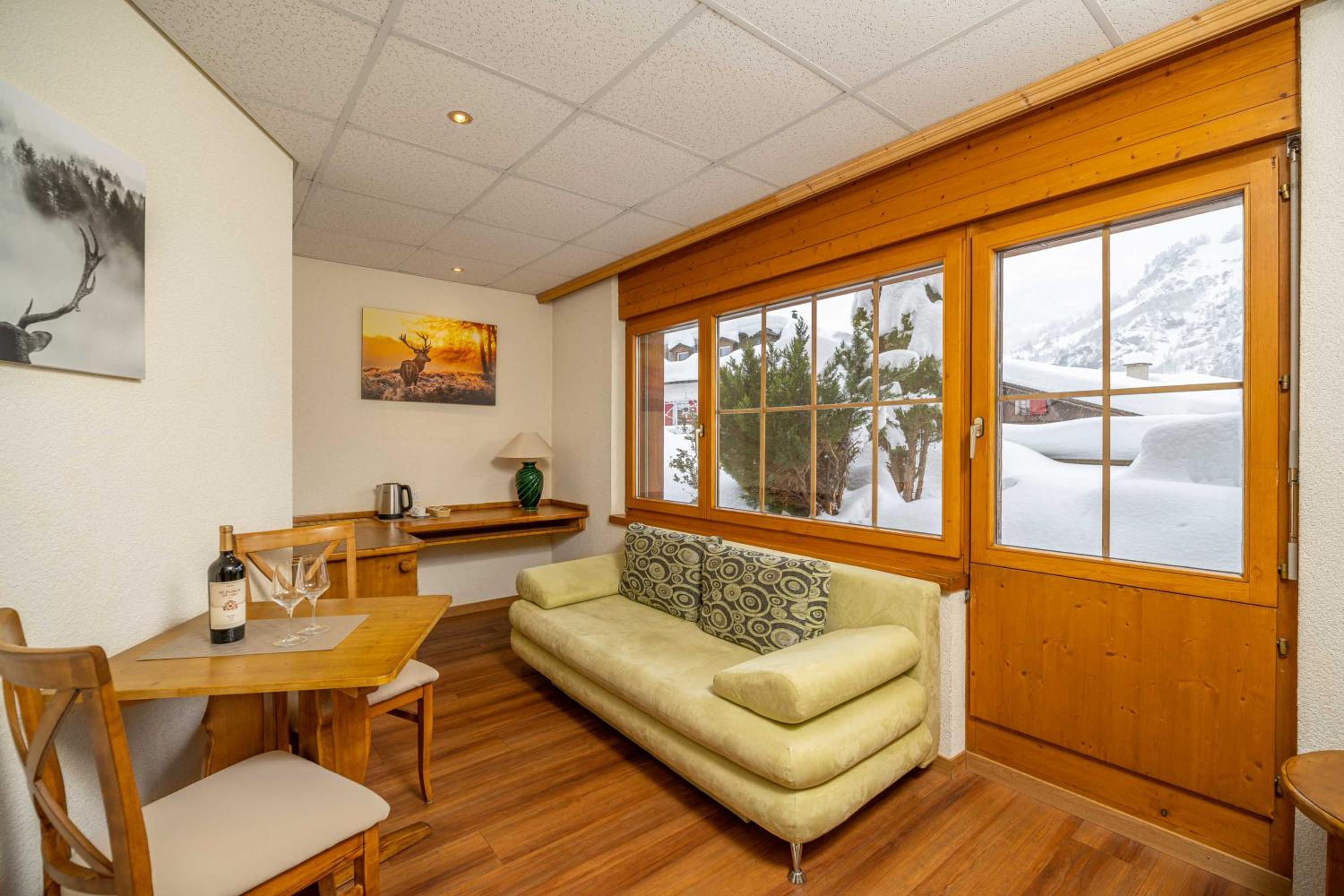 Suite with Balcony - Photo 17