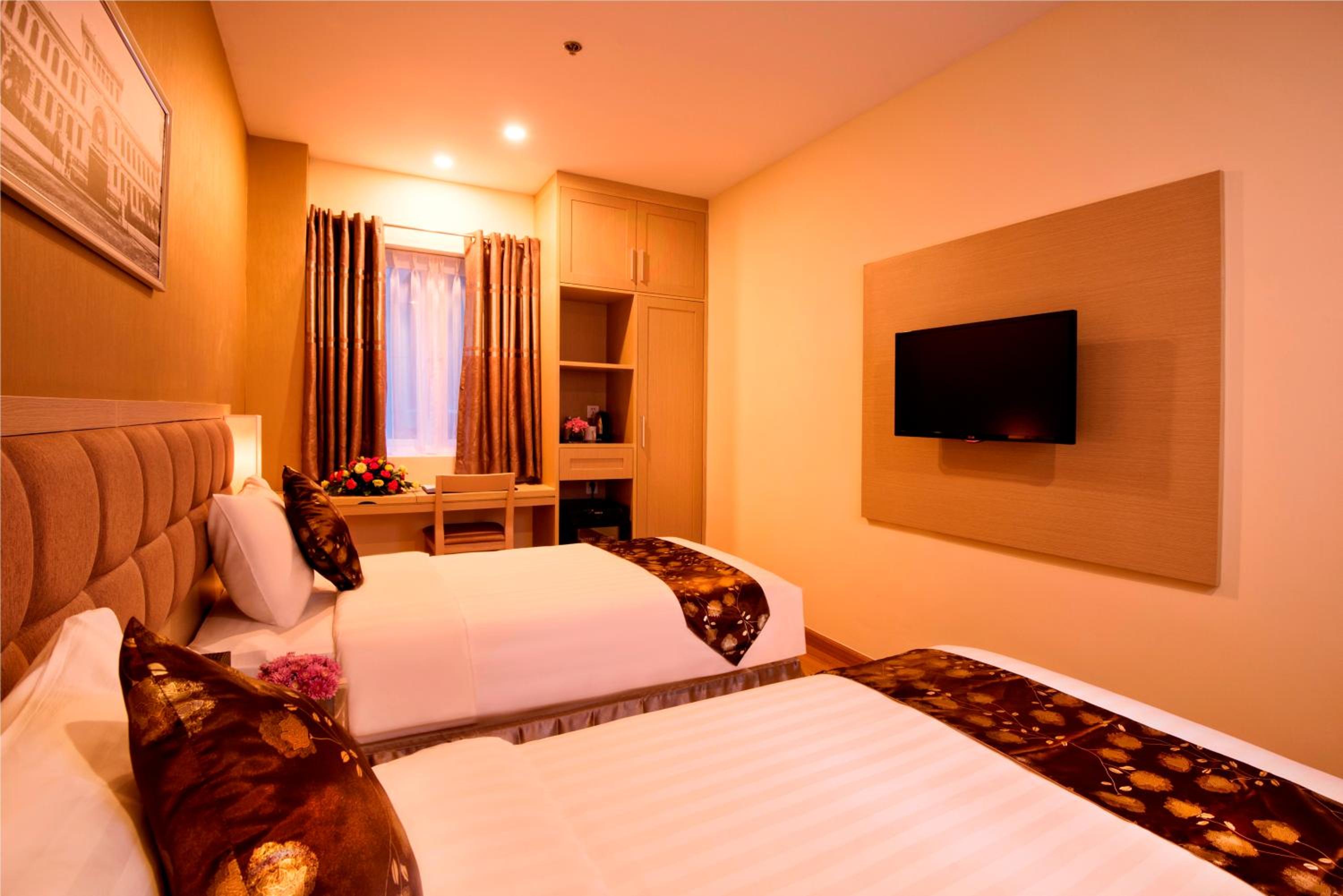Deluxe Twin Room With Window (Joinable into King Bed) photo 2