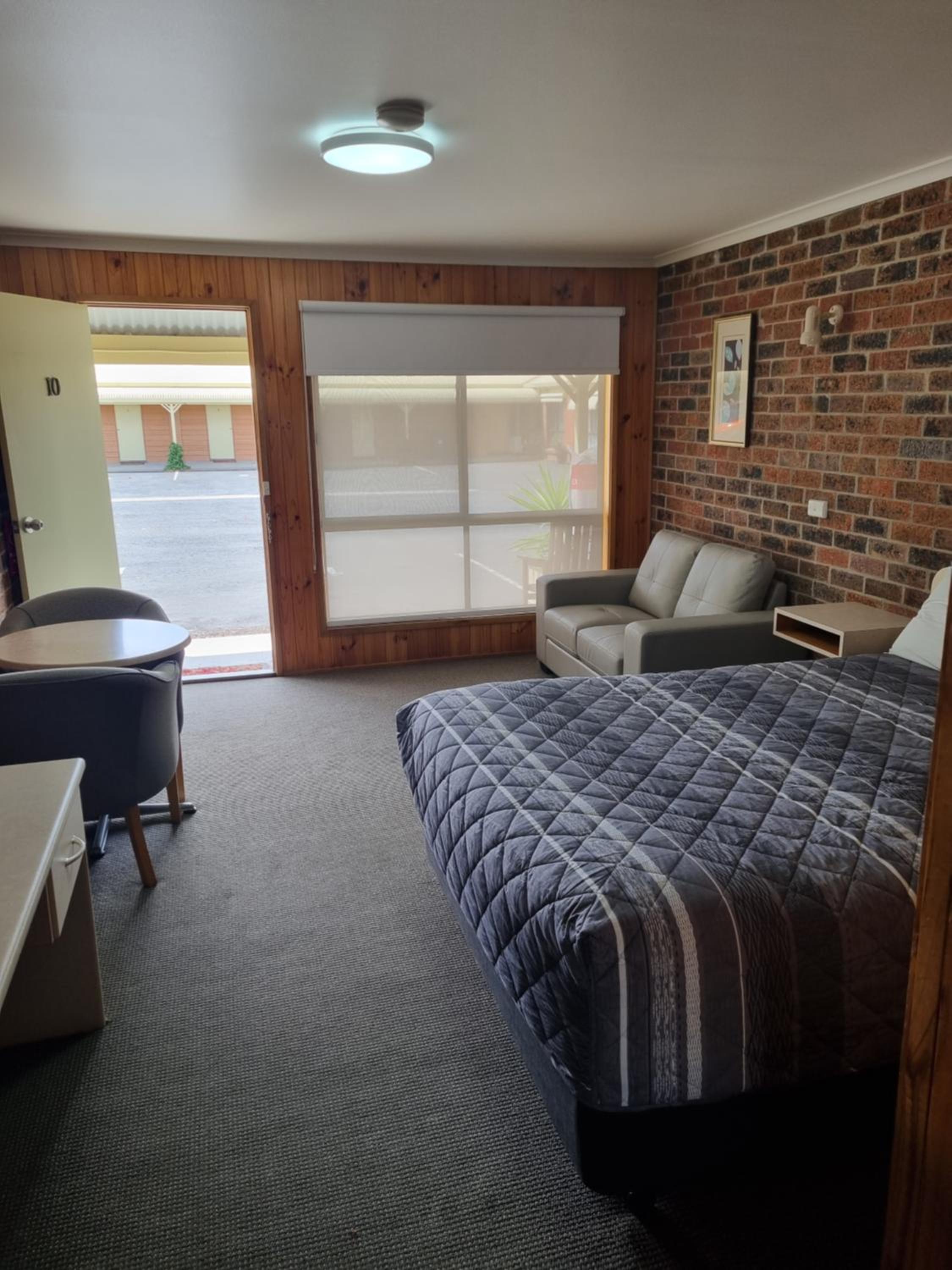 Family Room photo 3
