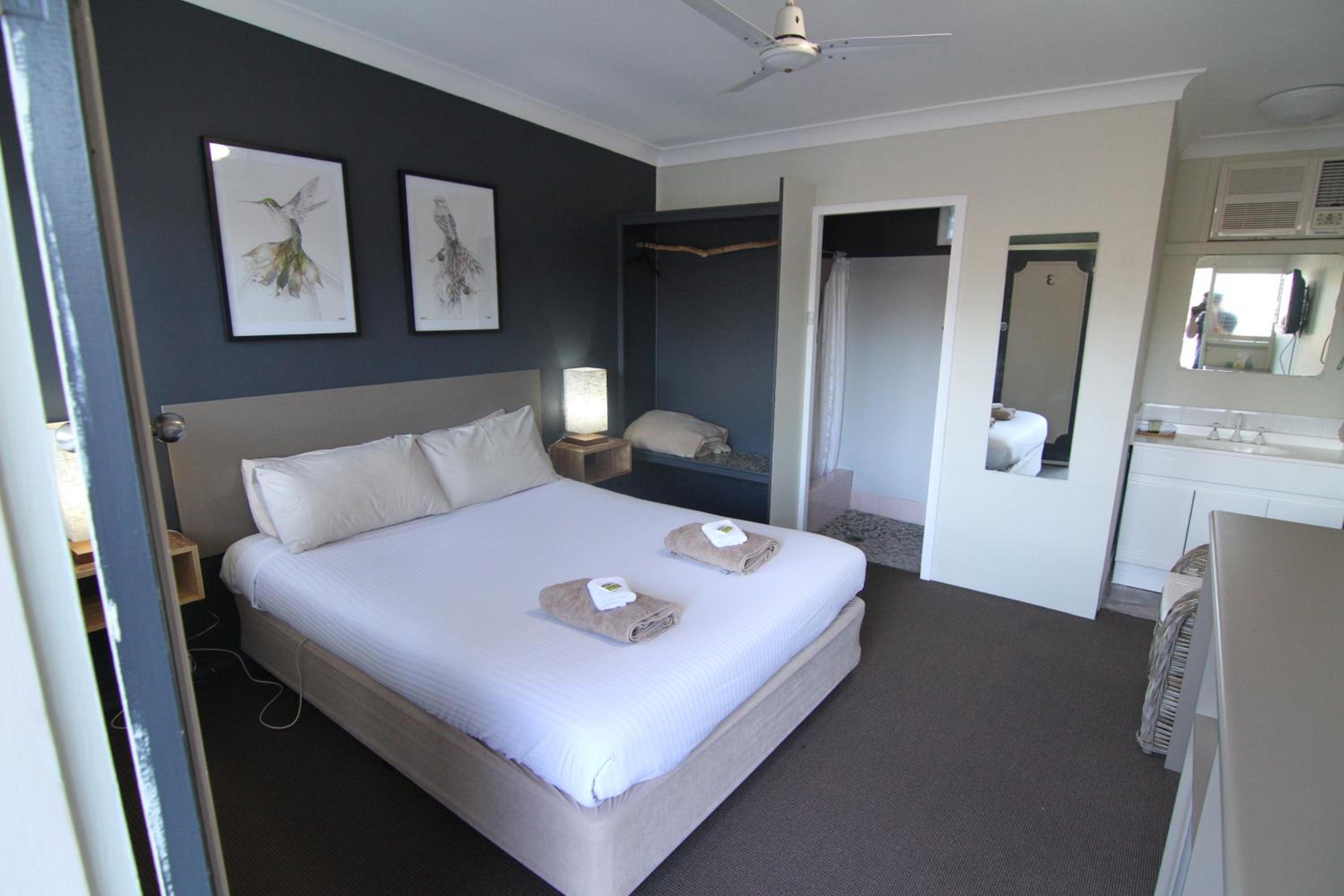 Queen Room photo 3