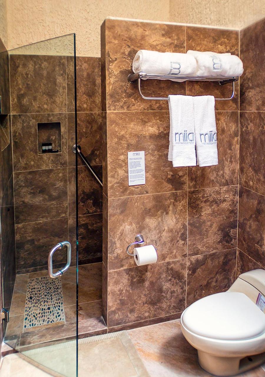 Deluxe Queen Room with Two Queen Beds photo 2