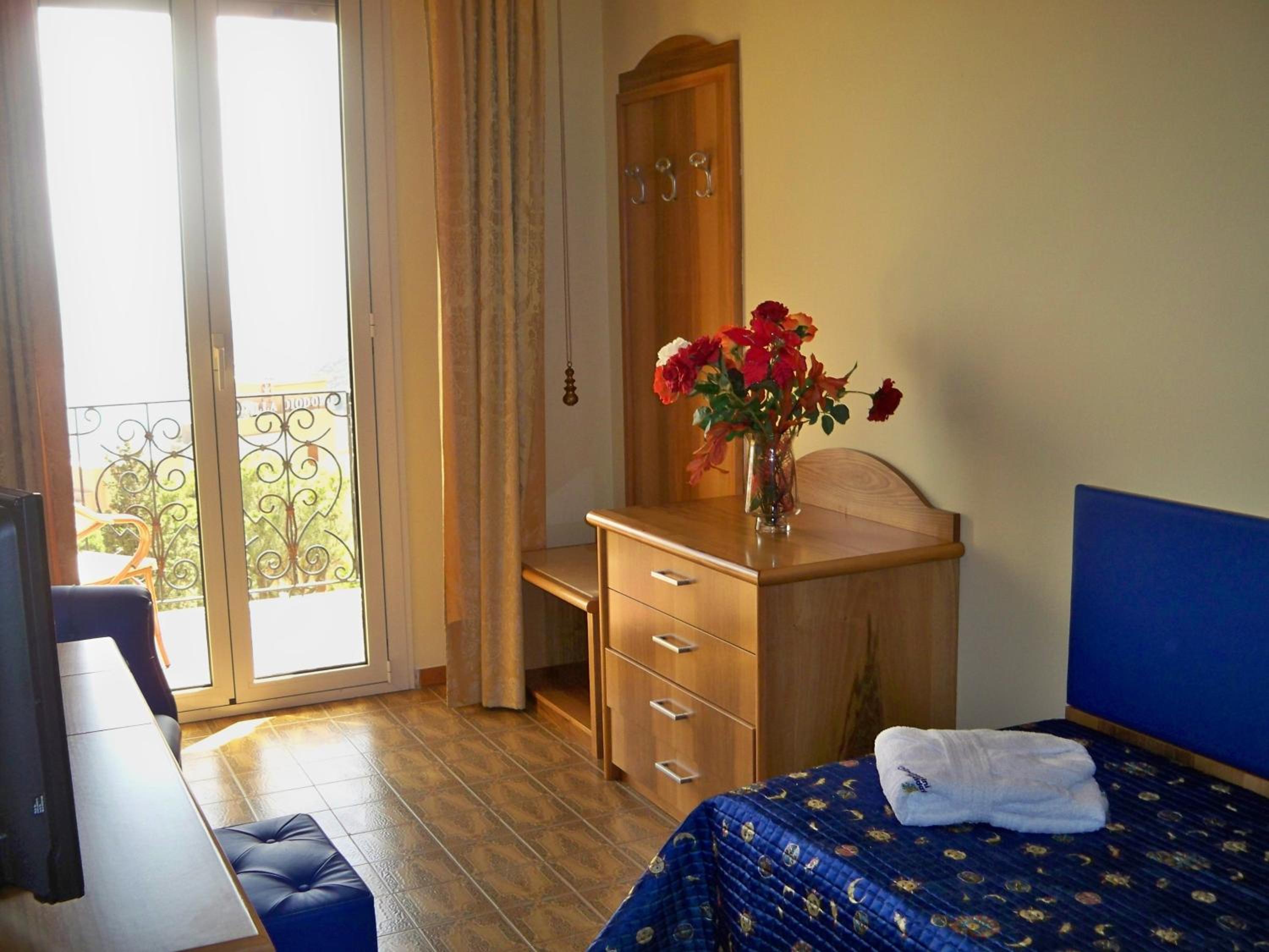 Classic Single Room