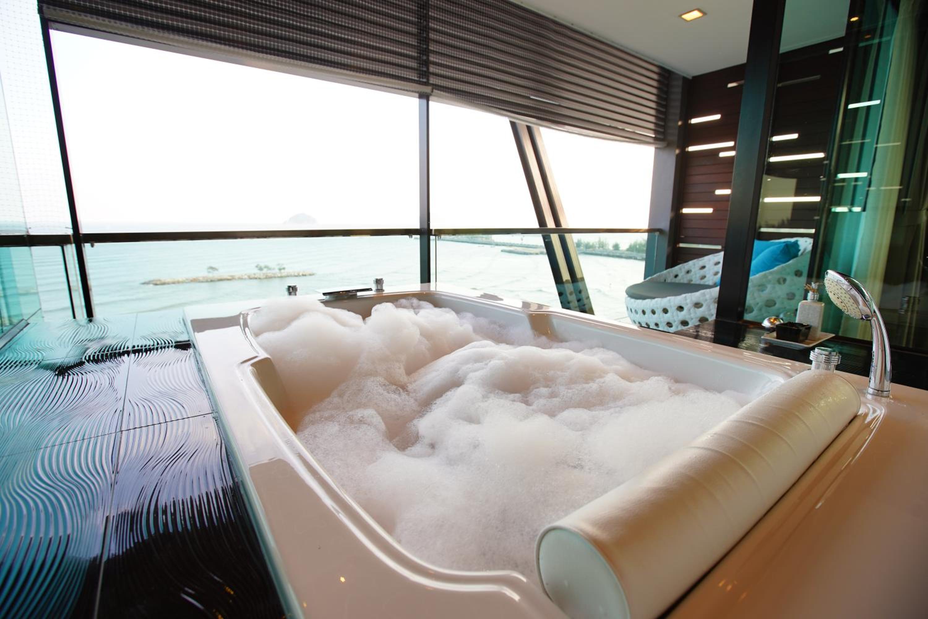 Suite with Sea View - Photo 16