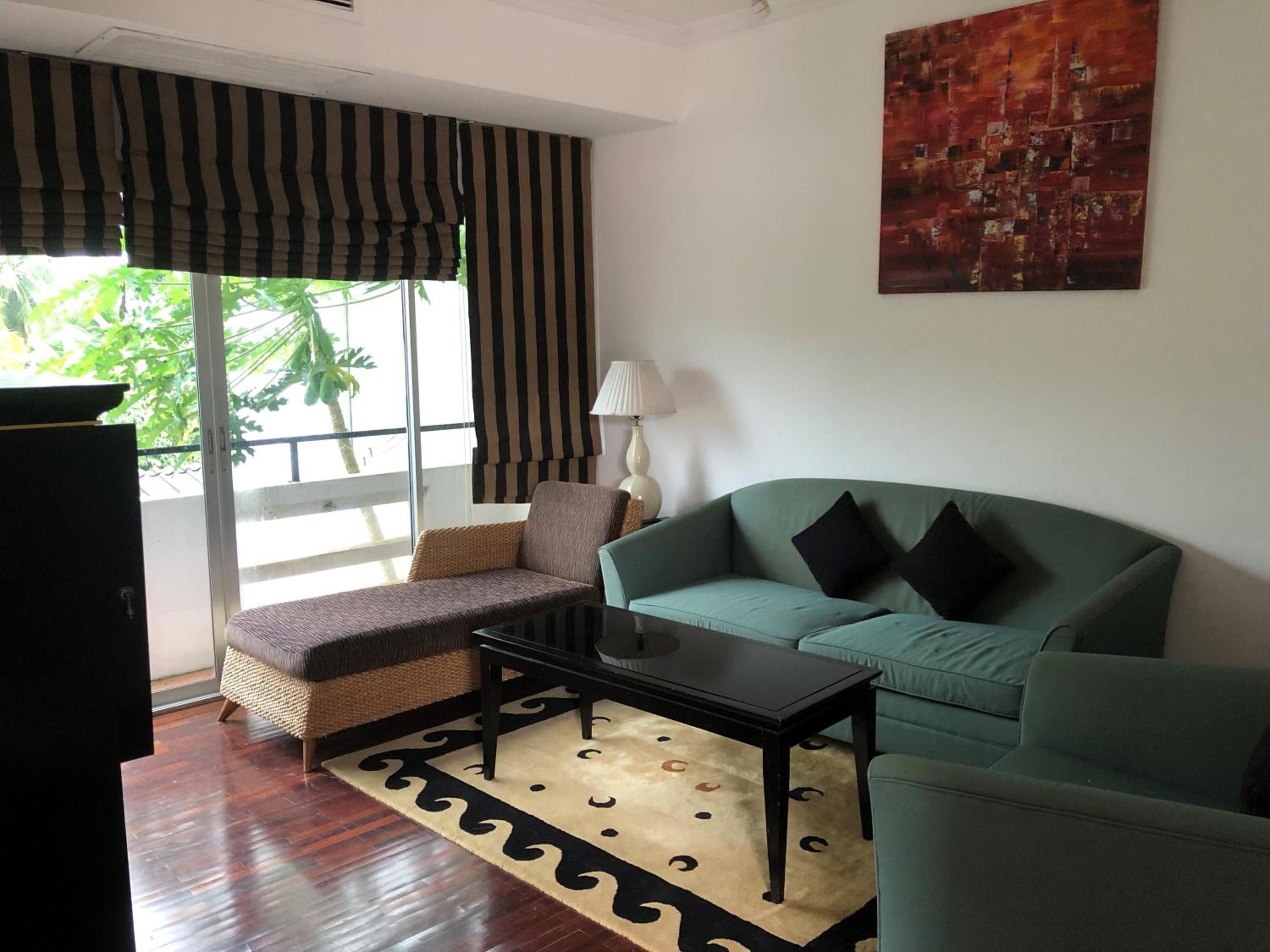 One-Bedroom Apartment photo 1