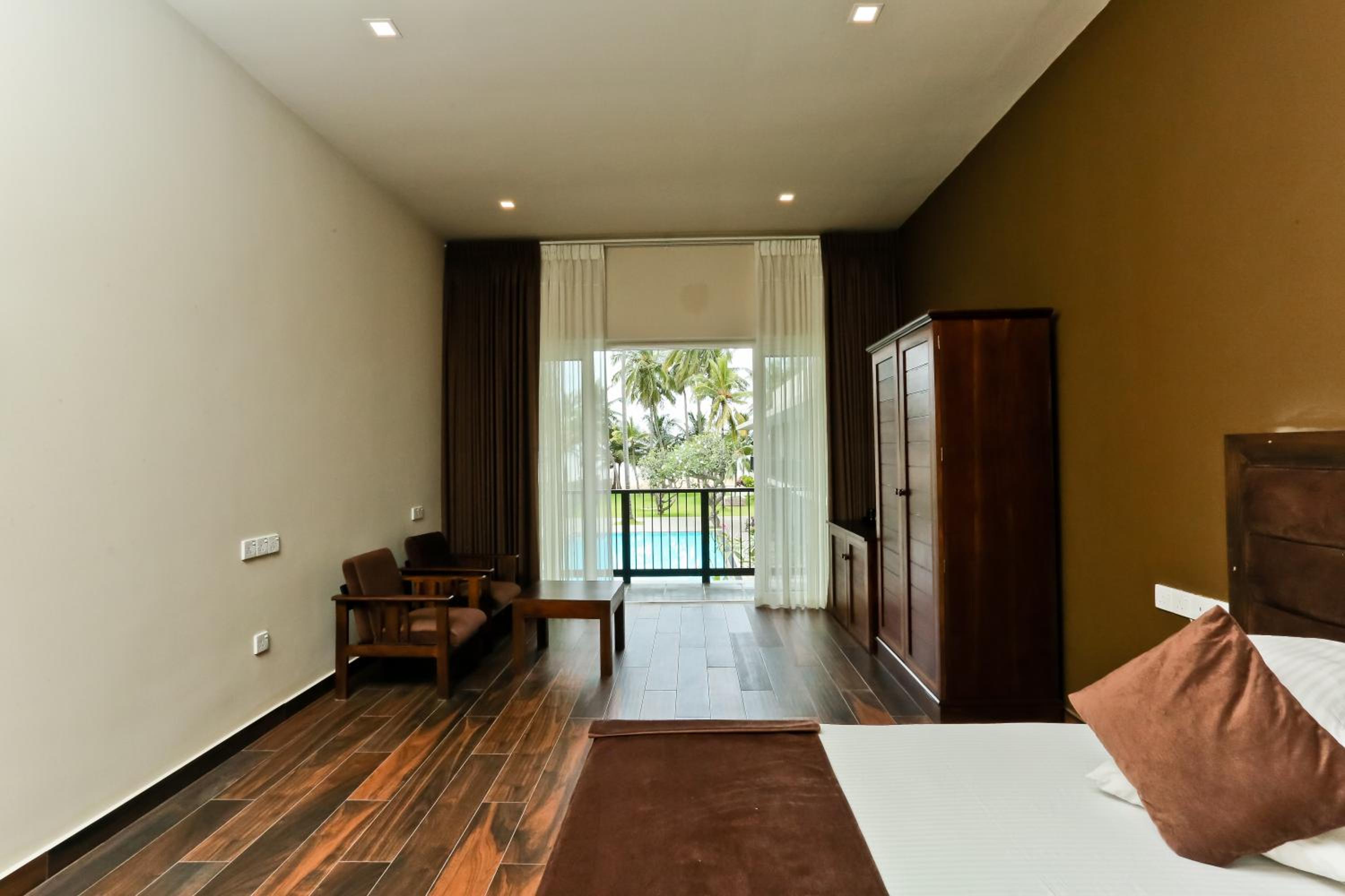 Super Deluxe Room with Balcony,Bath and Sea View - Photo 3