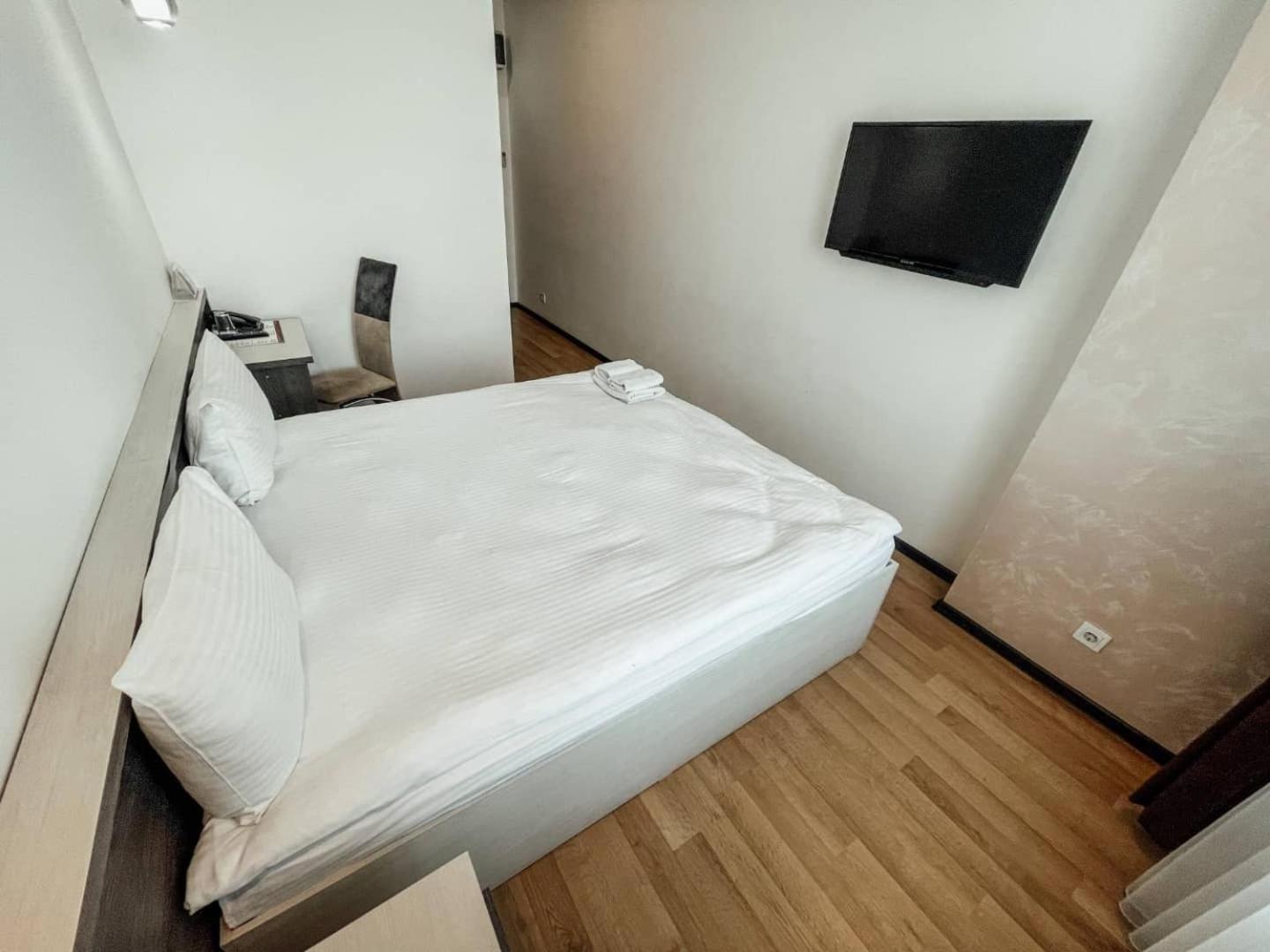 Standard Double Room photo 2