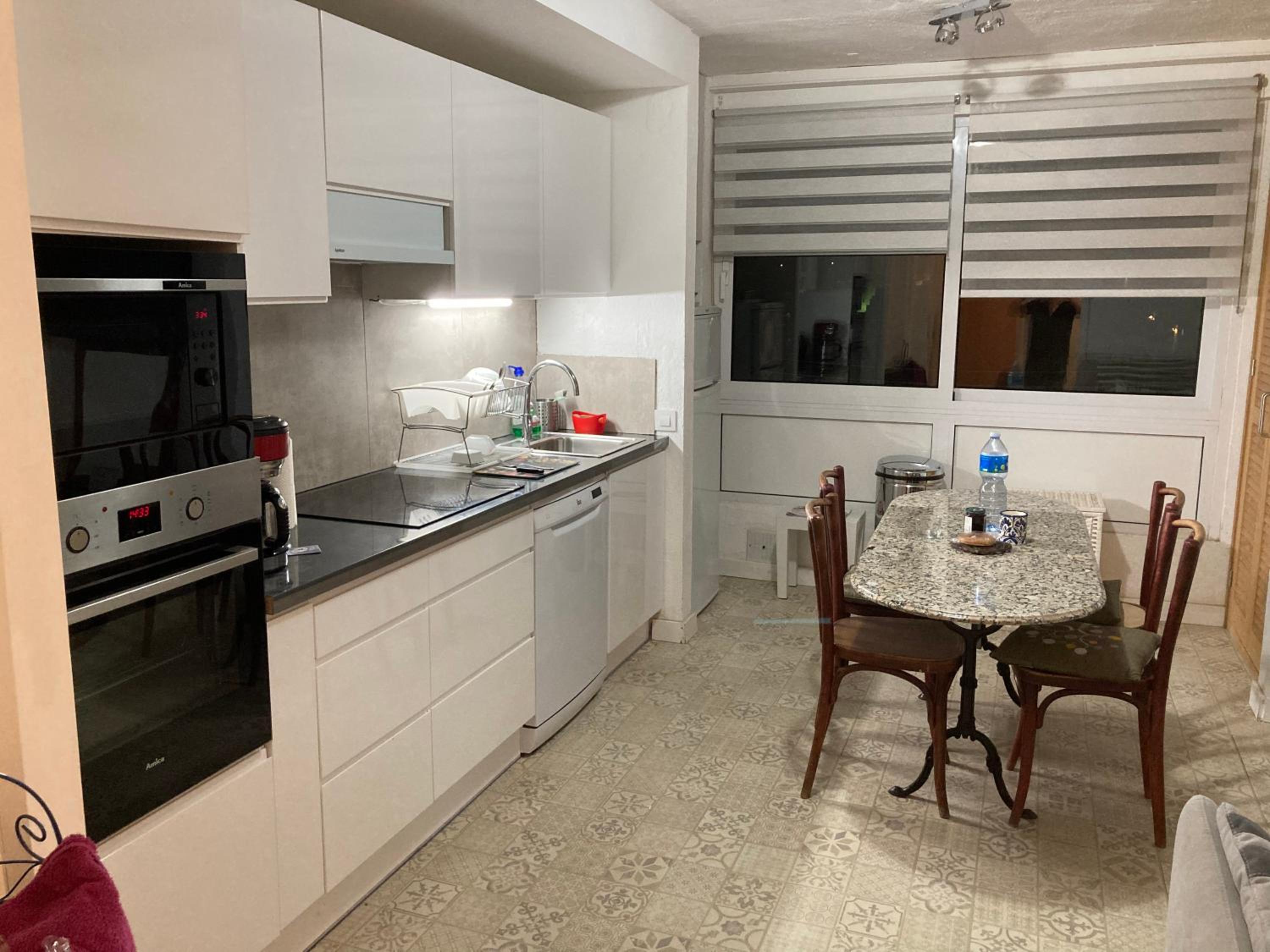 Apartment photo 2