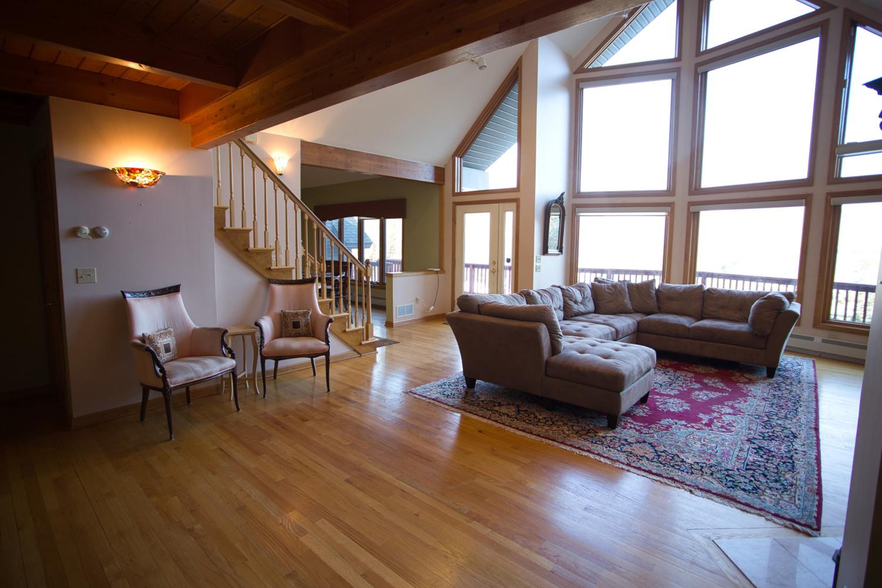 Six-Bedroom House photo 1