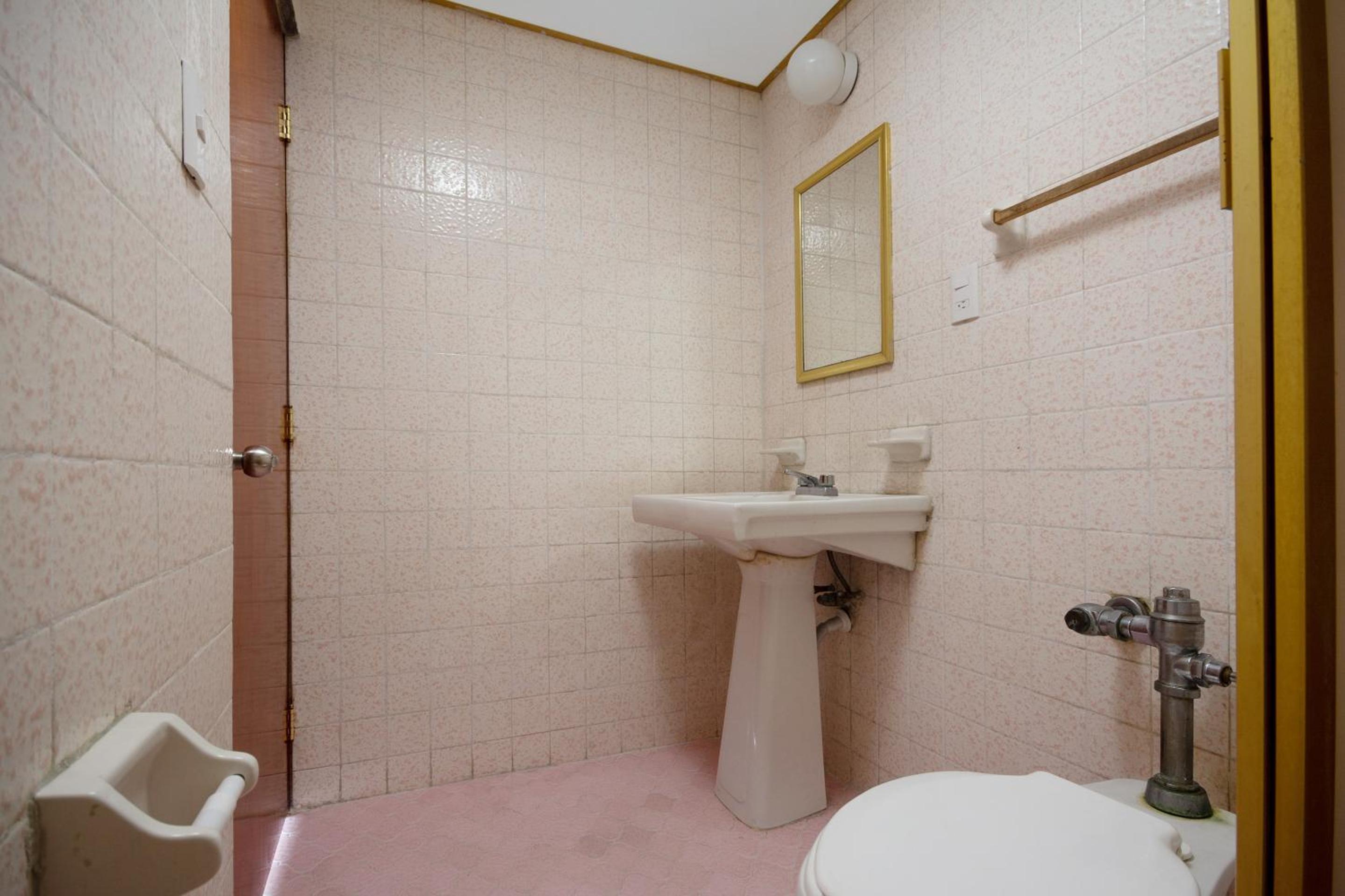 Standard Two Single Beds, photo 7
