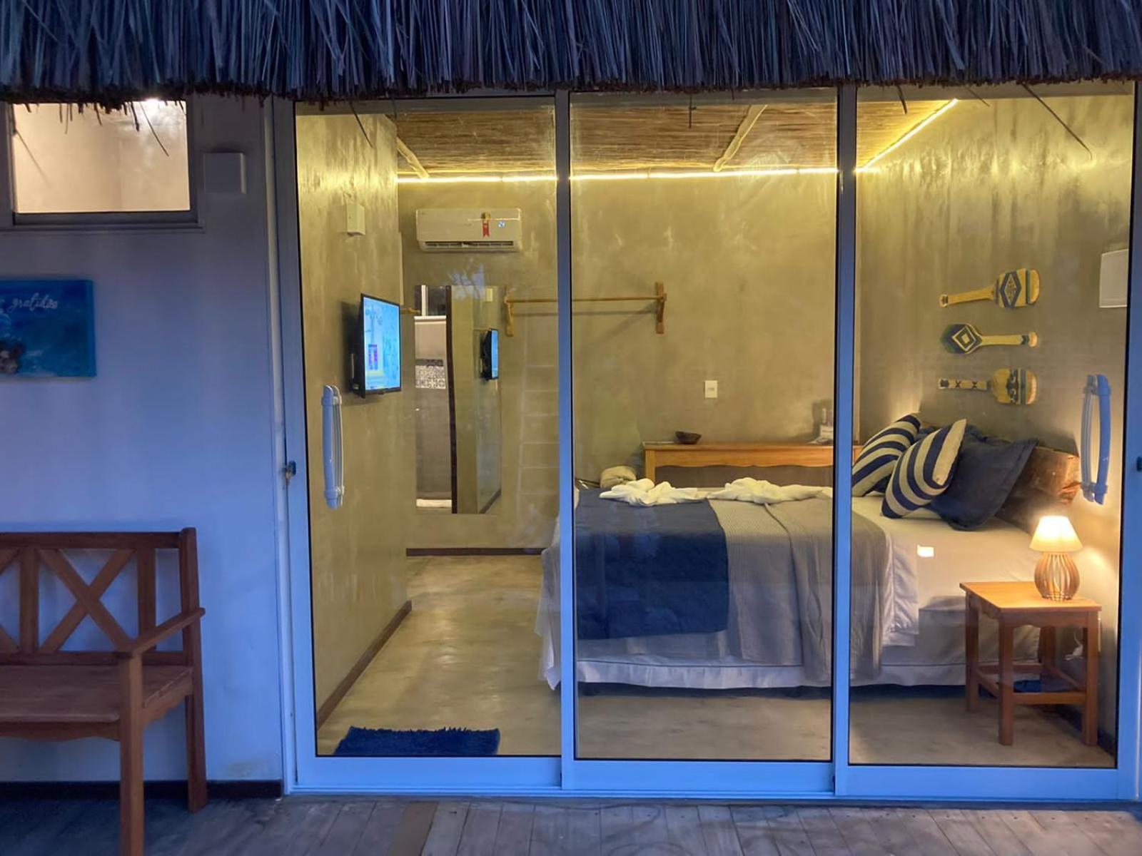 Queen Suite with Pool View photo 1