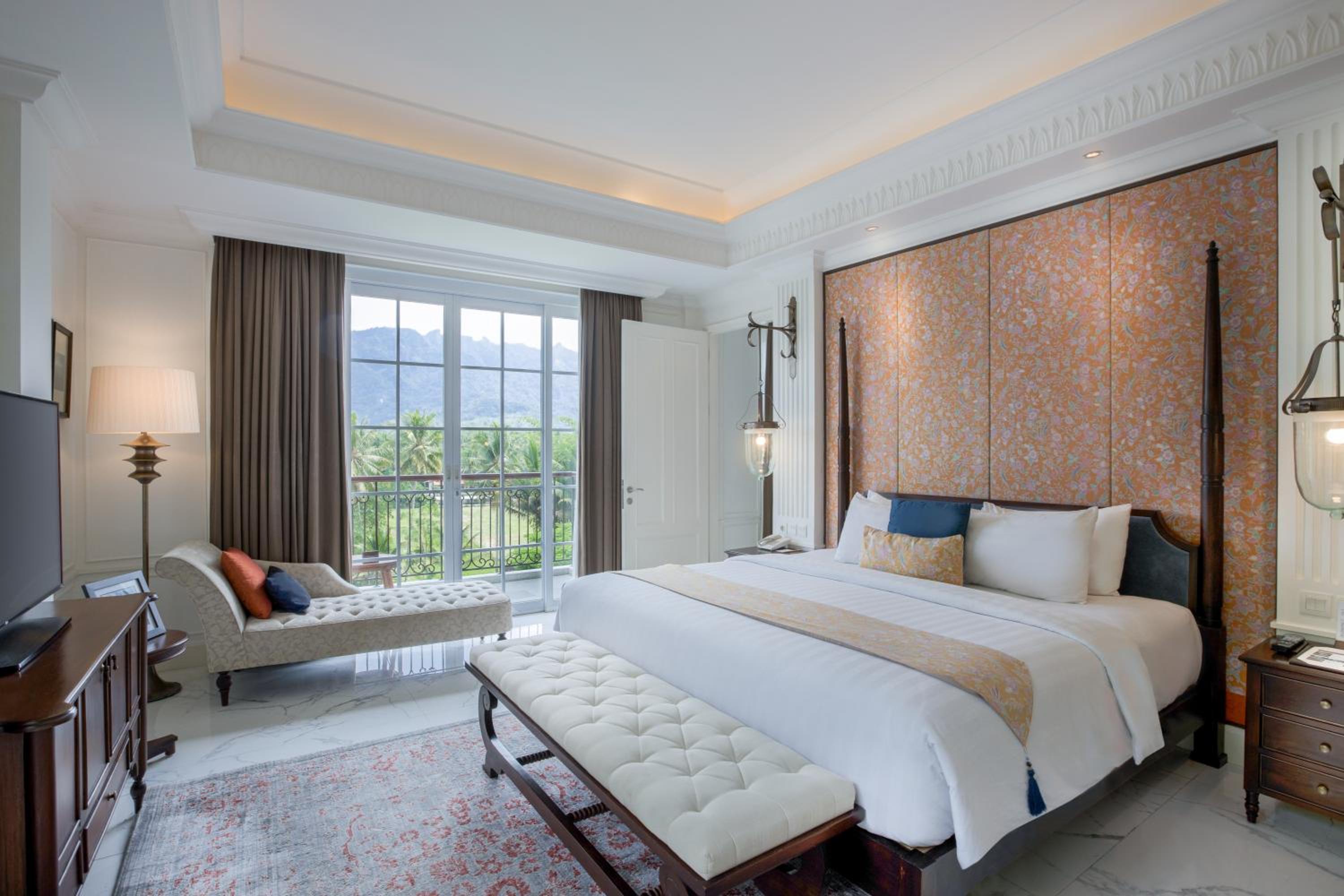 Founder's Suite