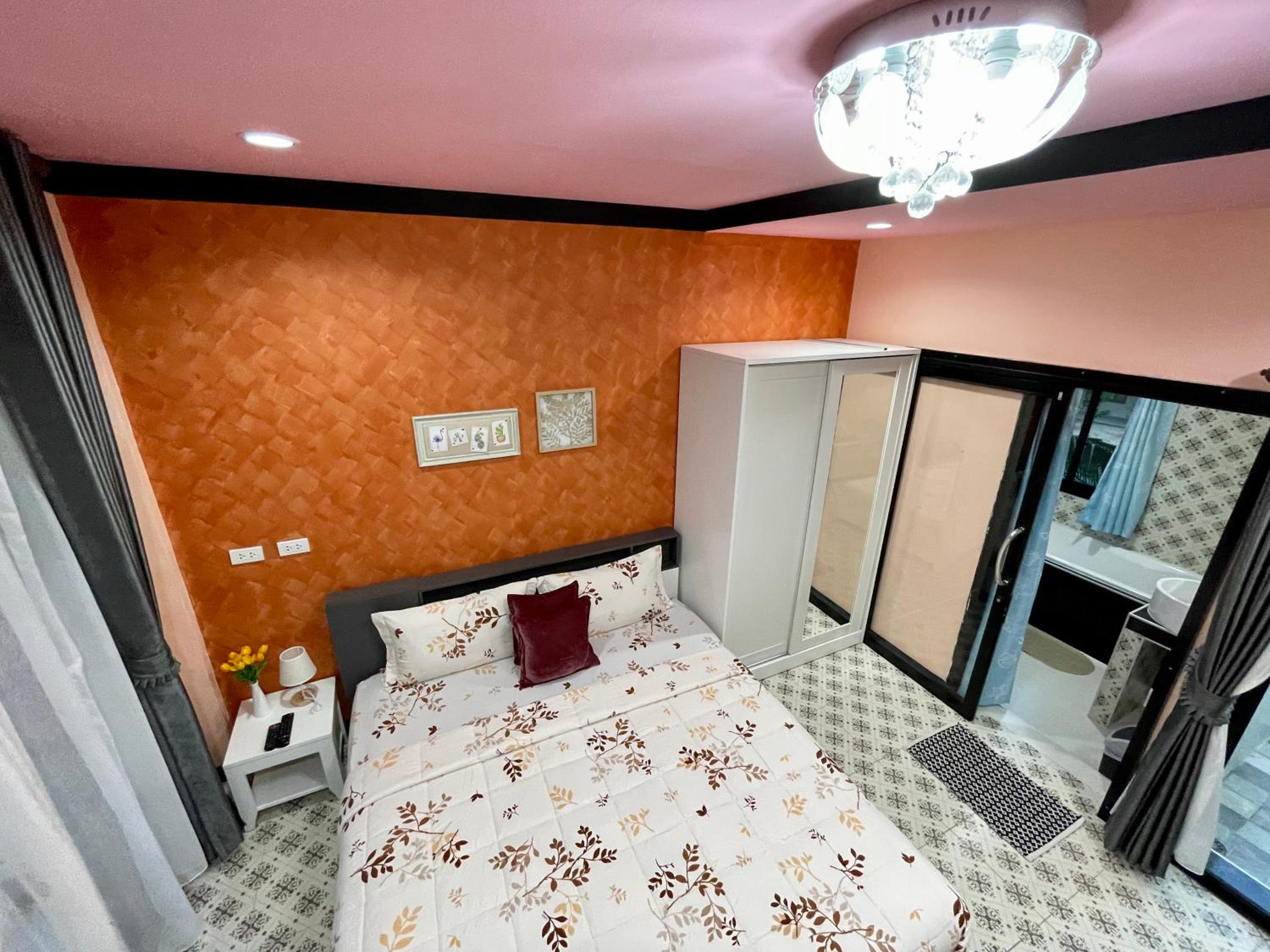 Deluxe Double Room with Bath photo 3