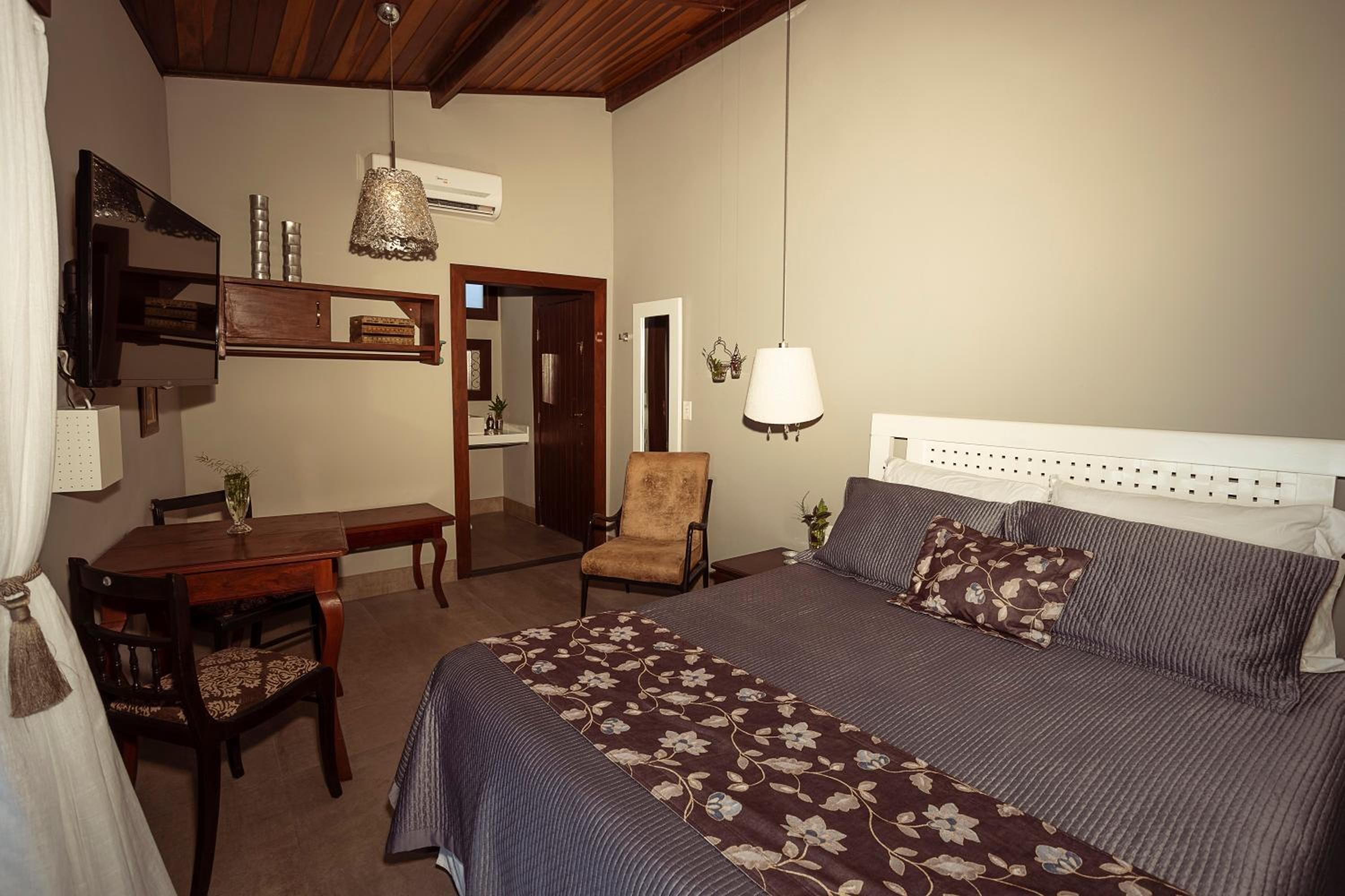 Superior Queen Suite