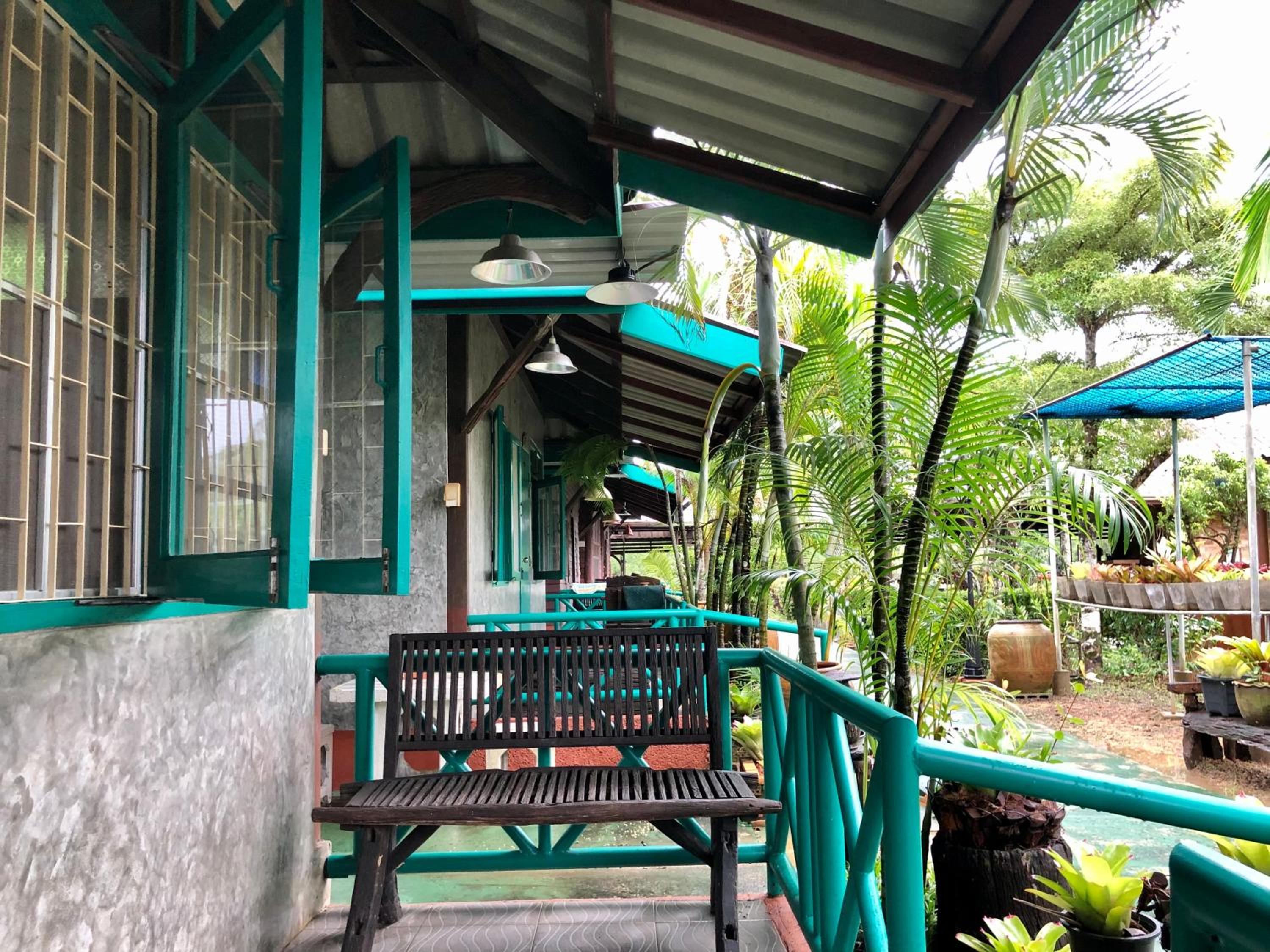 Deluxe Bungalow with Garden View photo 3