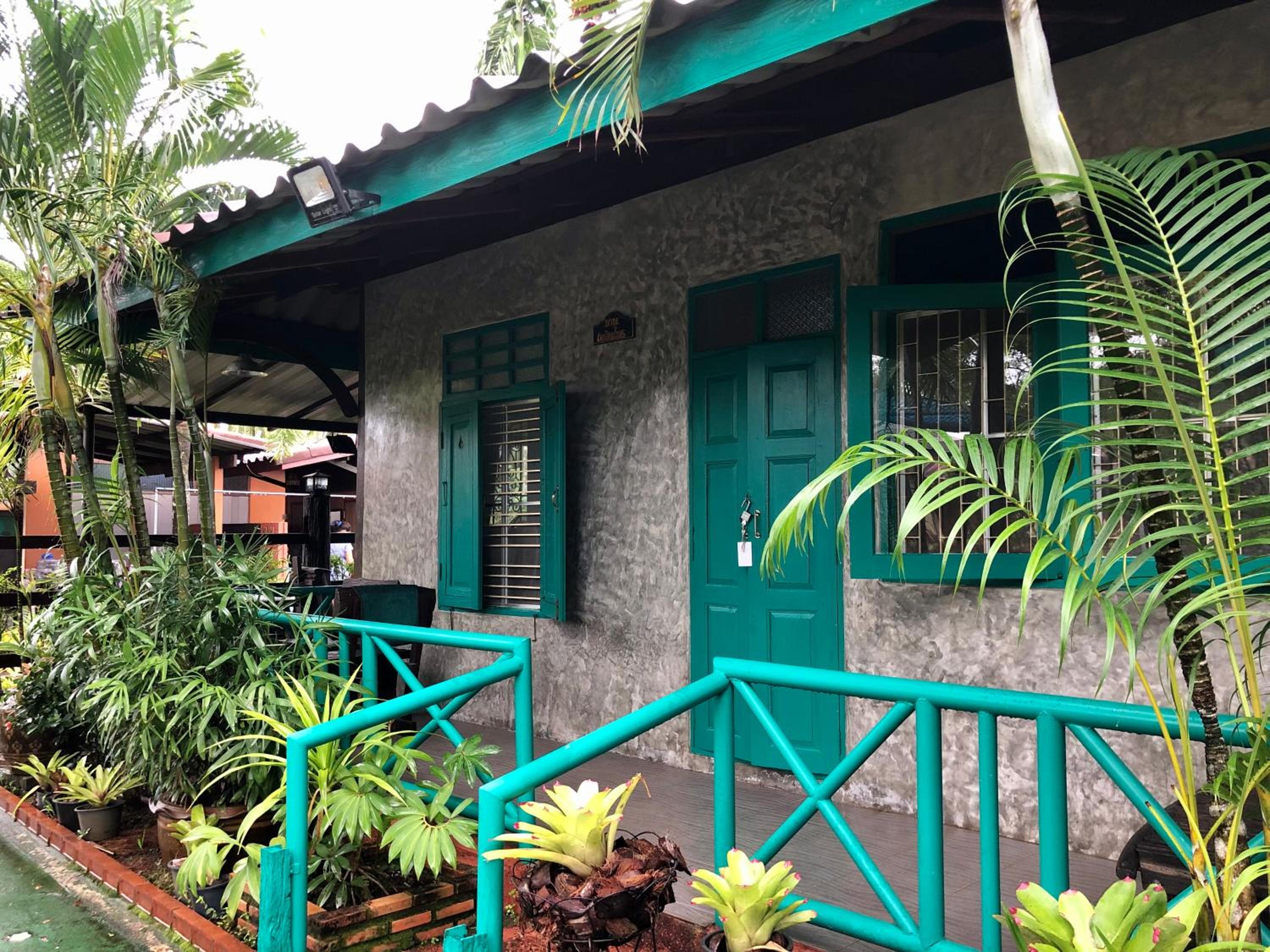 Deluxe Bungalow with Garden View photo 2