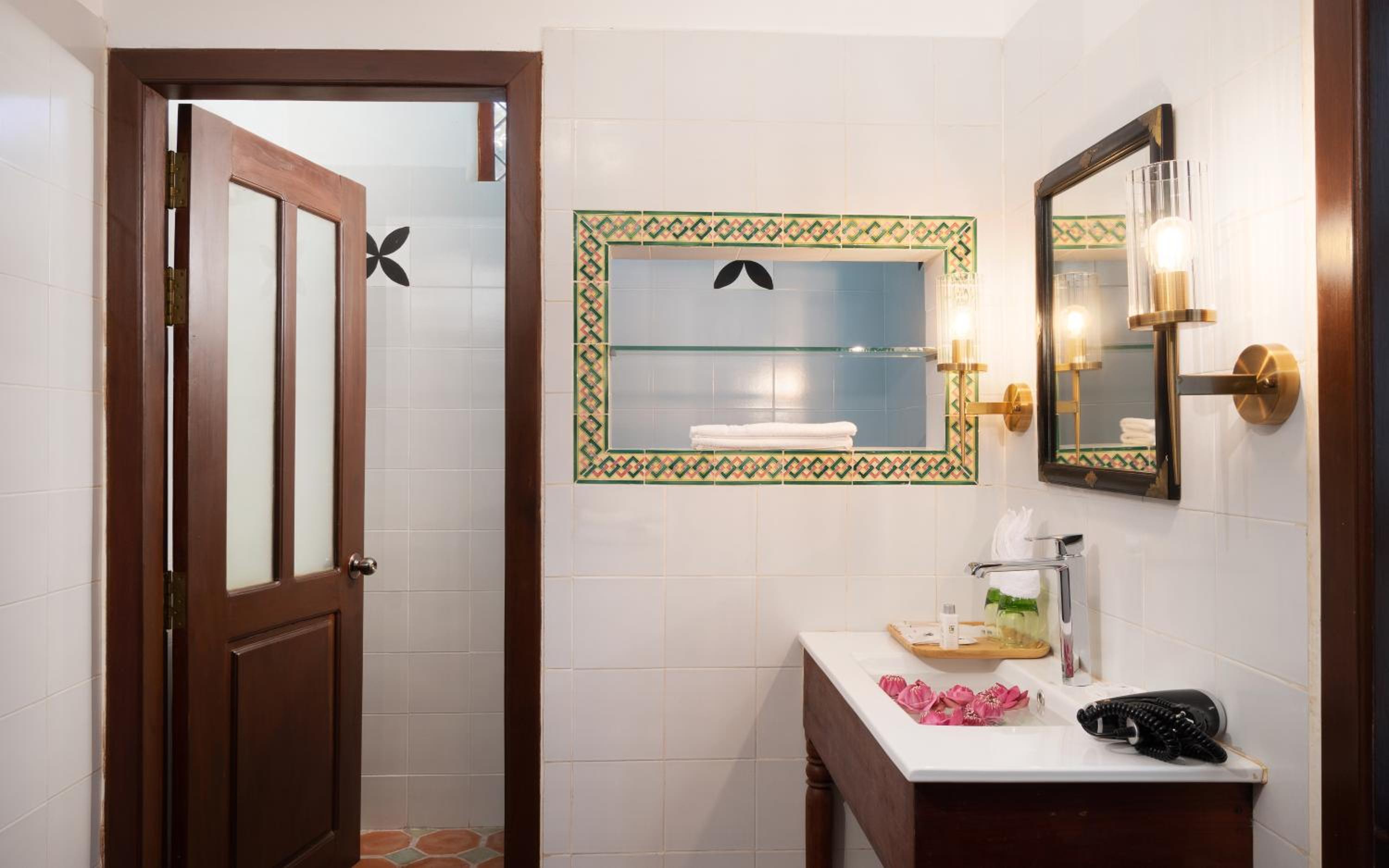 Private Three-Bedroom Home - Daily Afternoon Tea + Personal Butler + Personal Chef