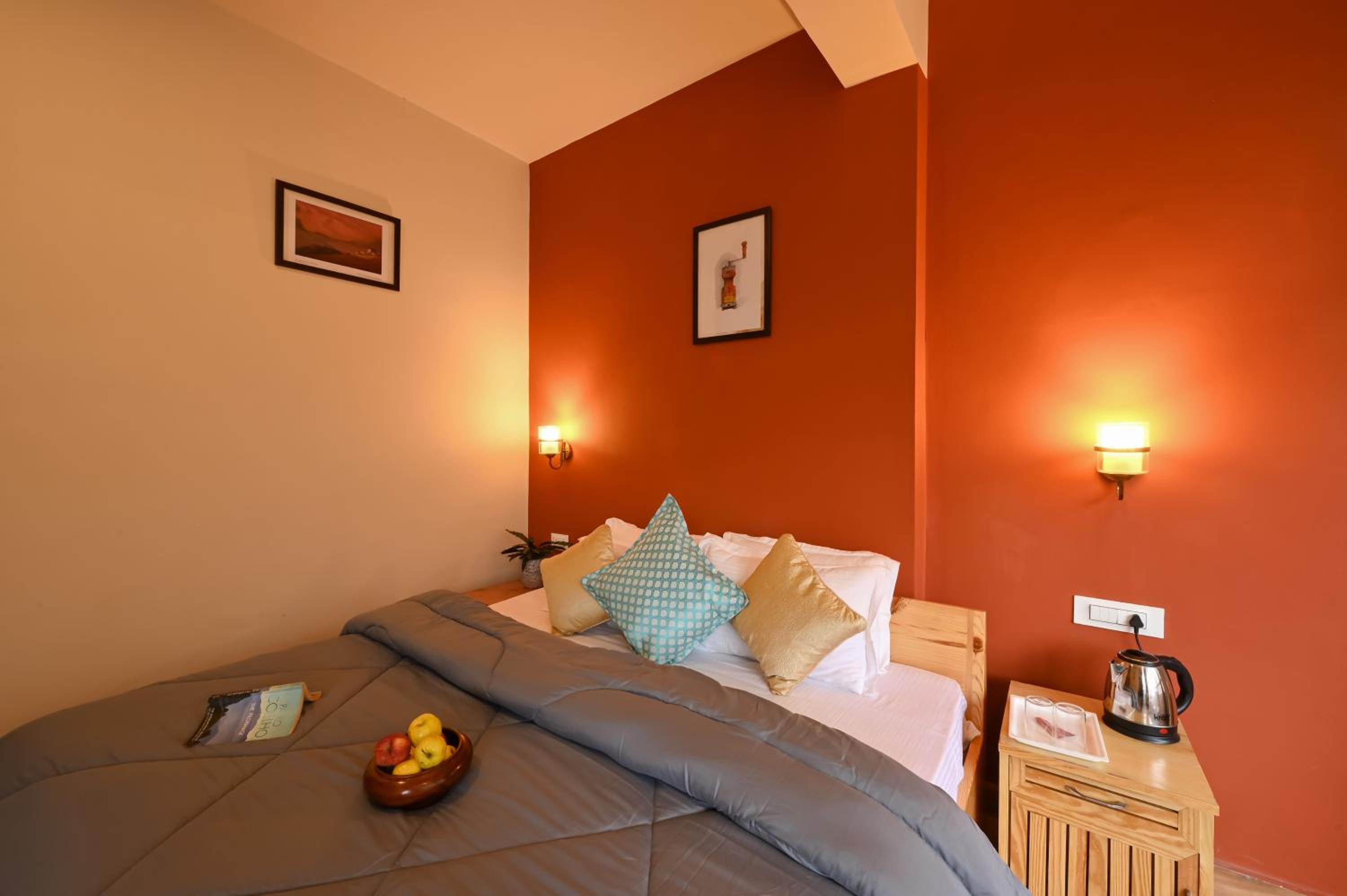 Deluxe Room - Photo 12