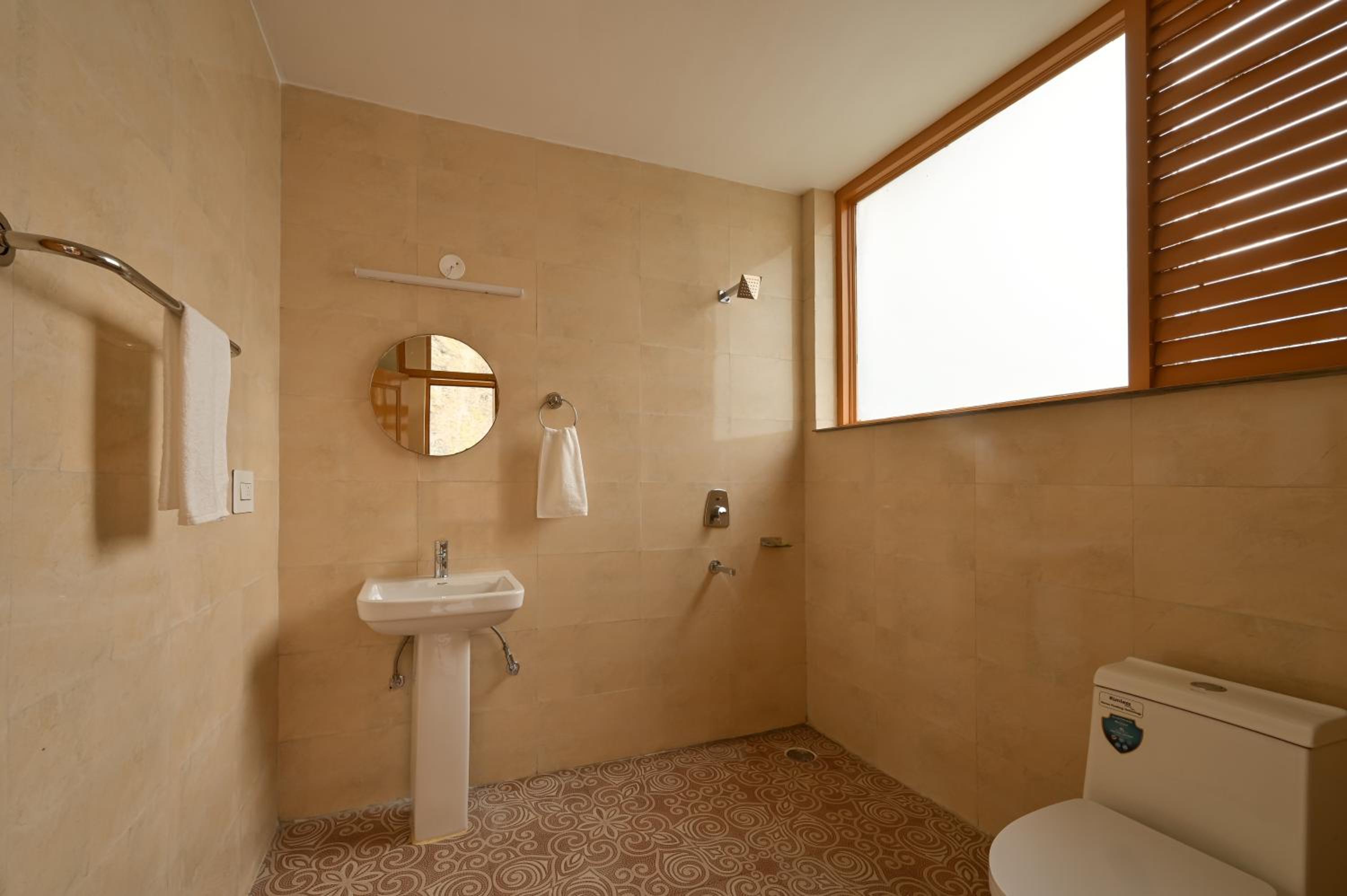 Deluxe Room - Photo 3