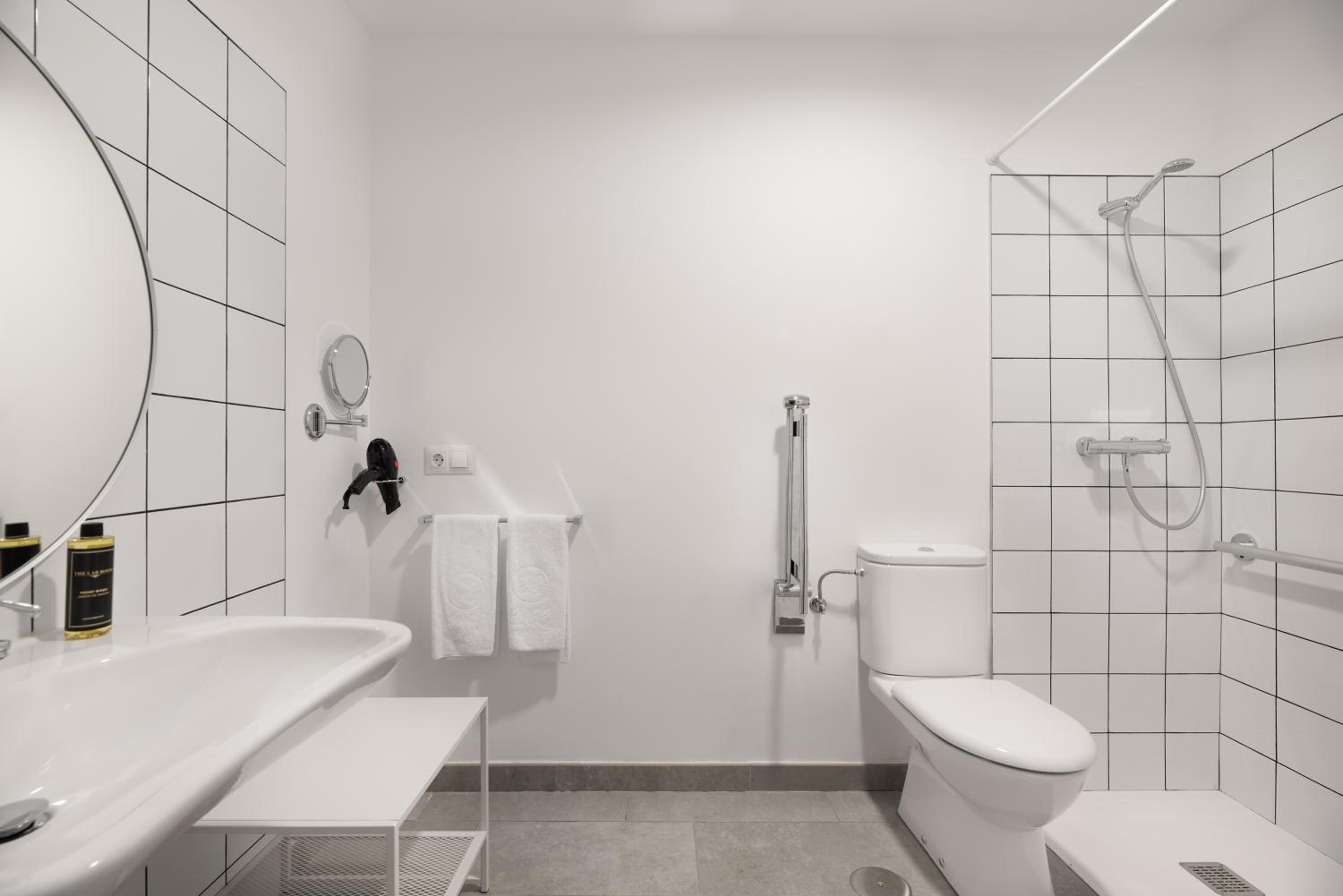 Double Room - Photo 11