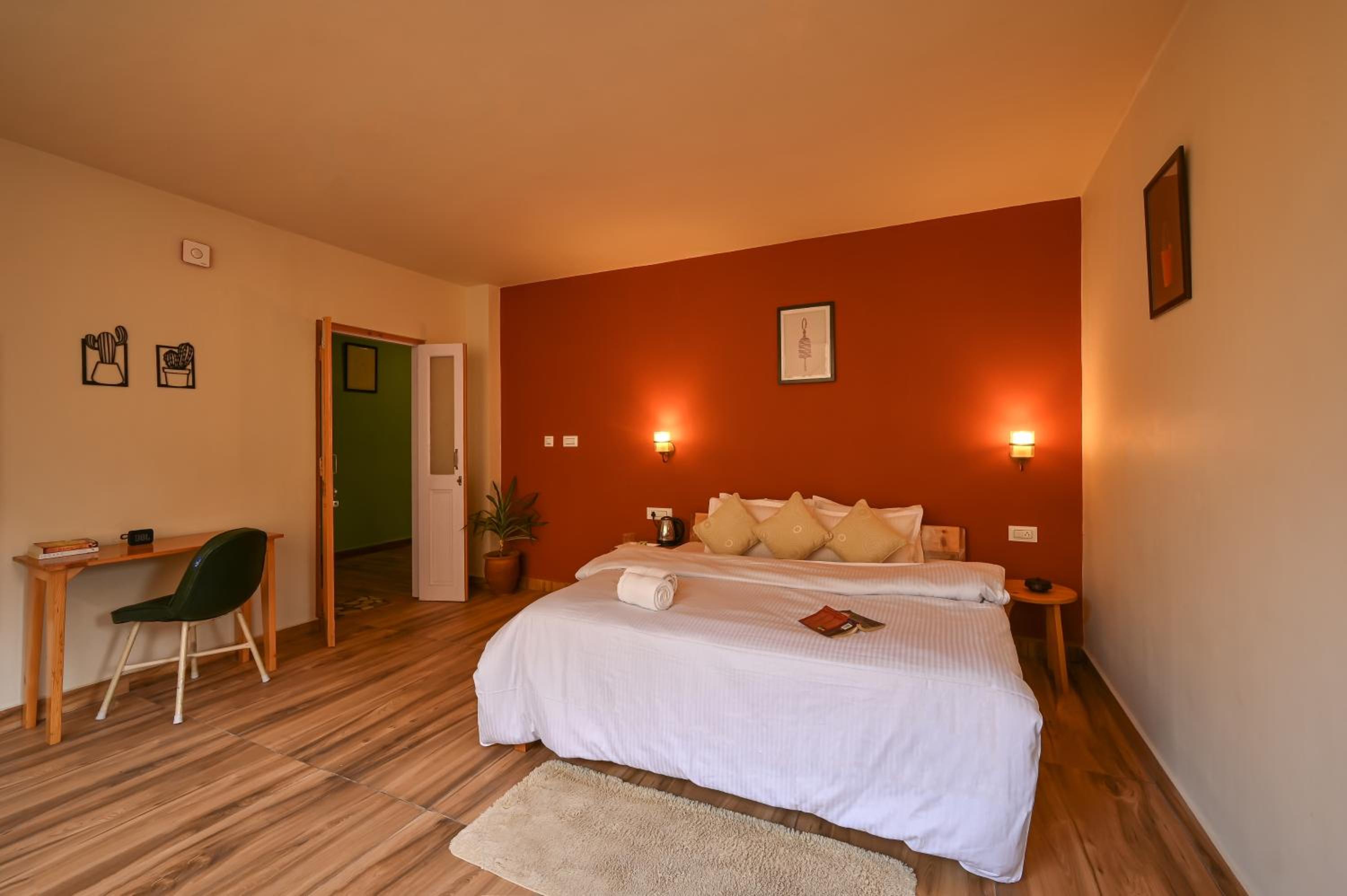 Deluxe Room - Photo 5