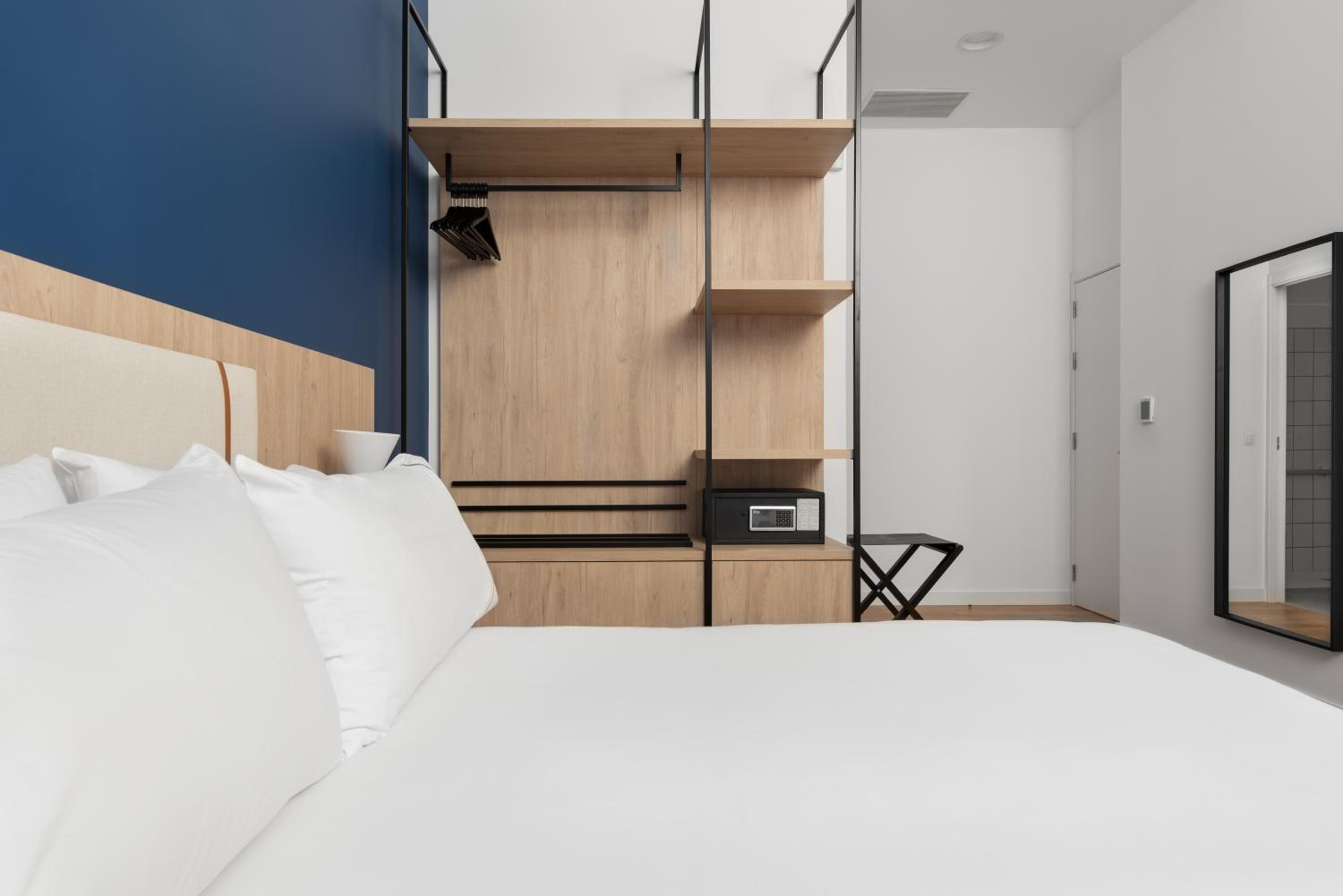 Double Room - Photo 10