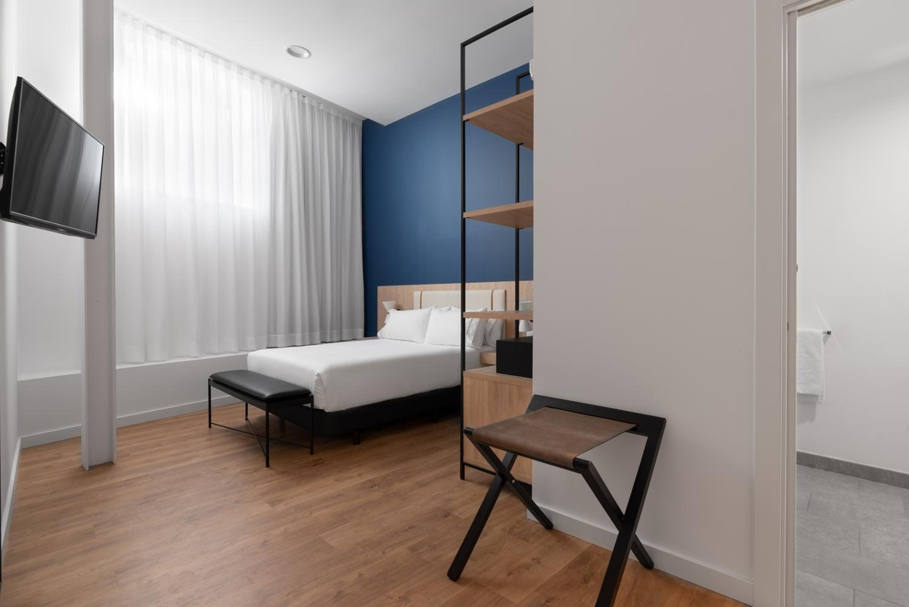 Double Room - Photo 9