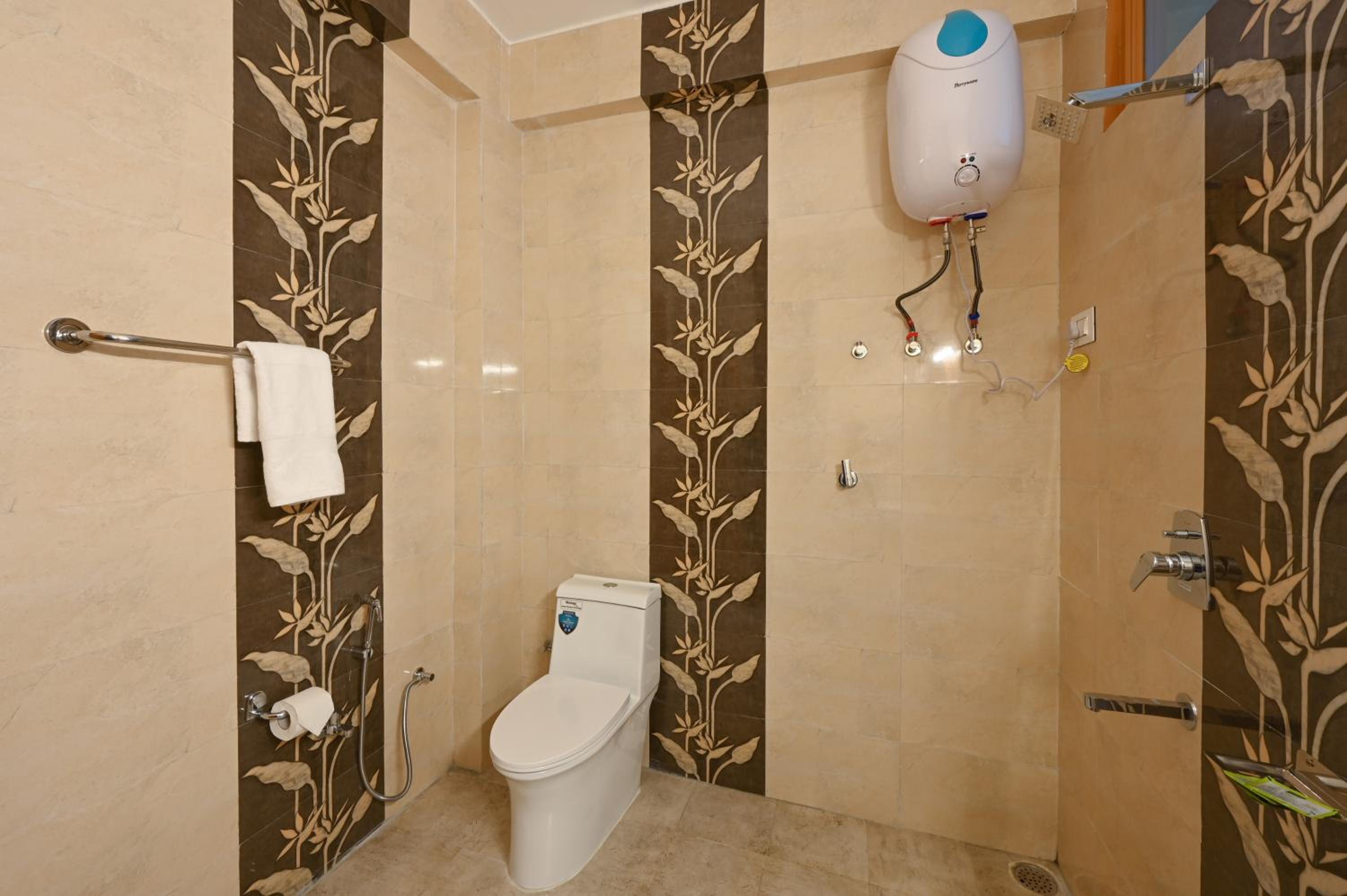 Deluxe Room - Photo 15