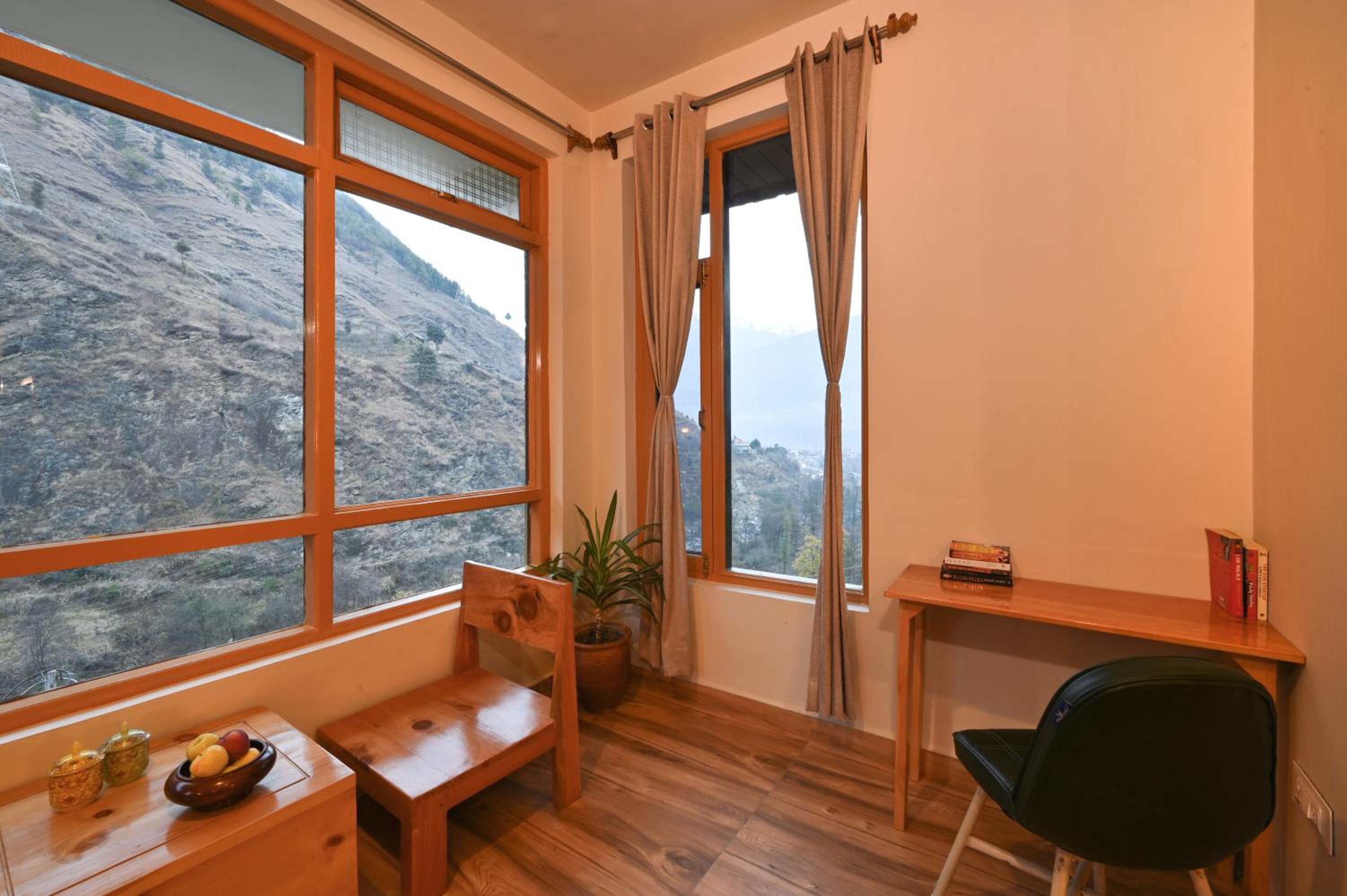 Deluxe Room - Photo 17