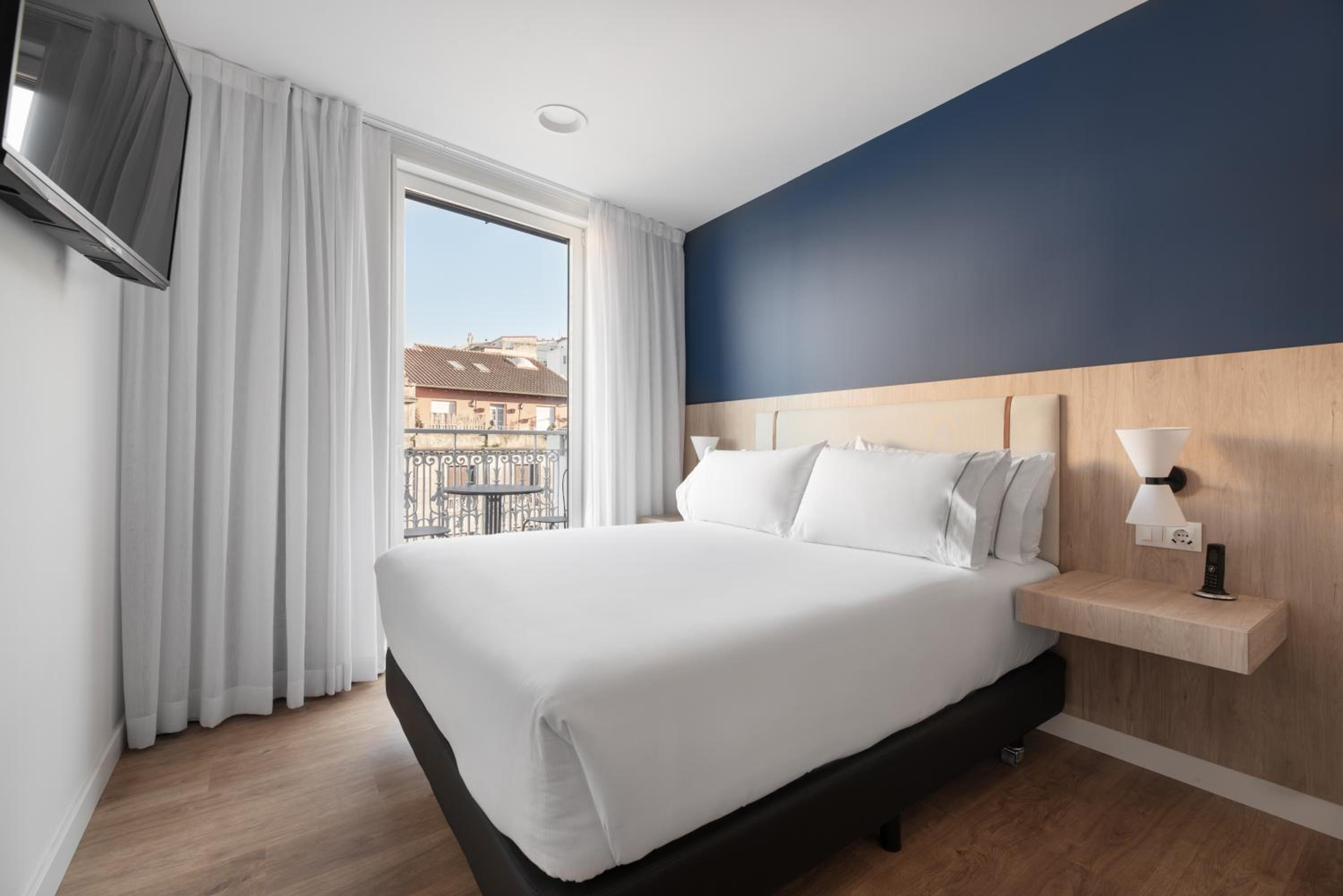 Deluxe Double Room with Terrace photo 3