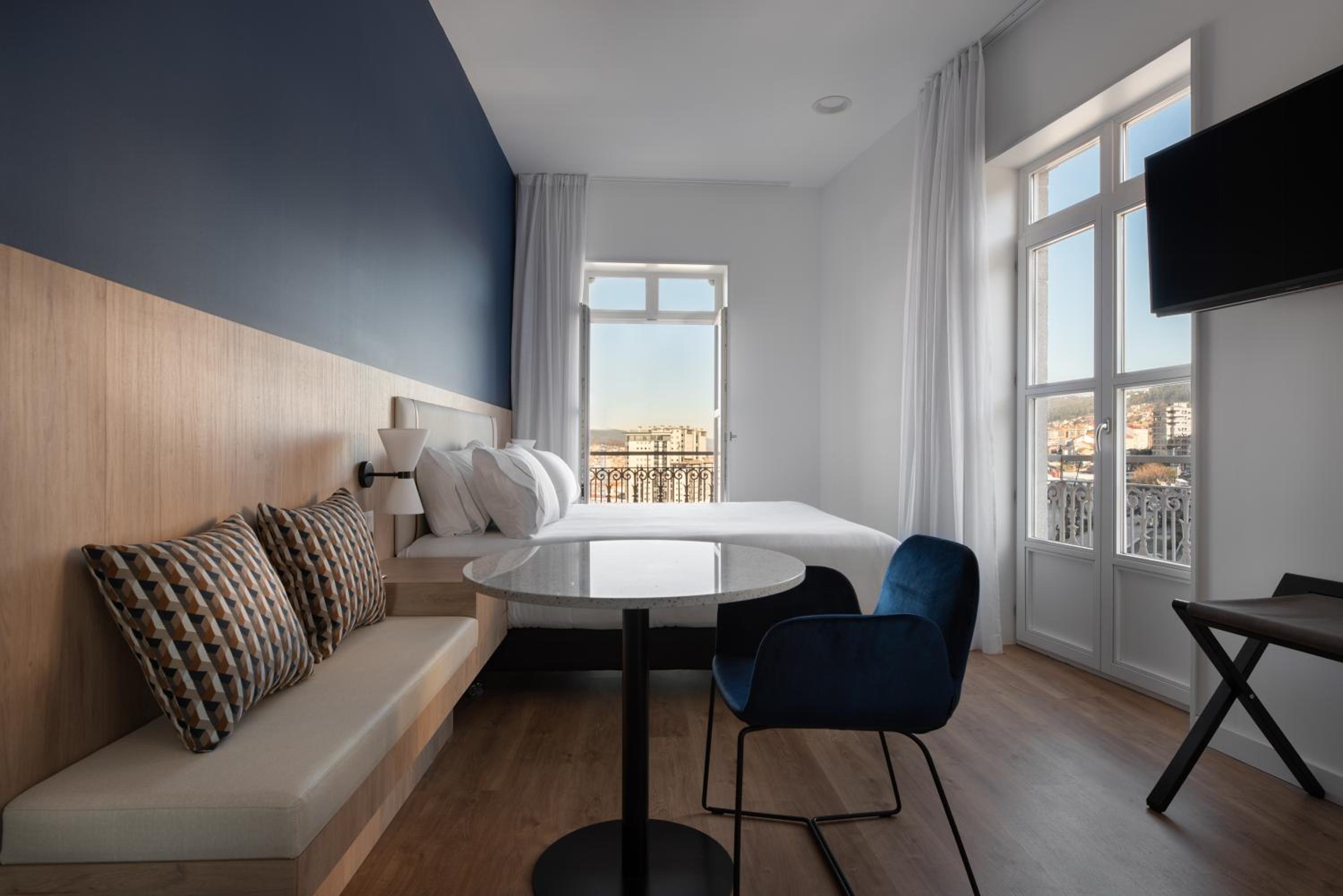 Premium Double Room with Sea View - Photo 4