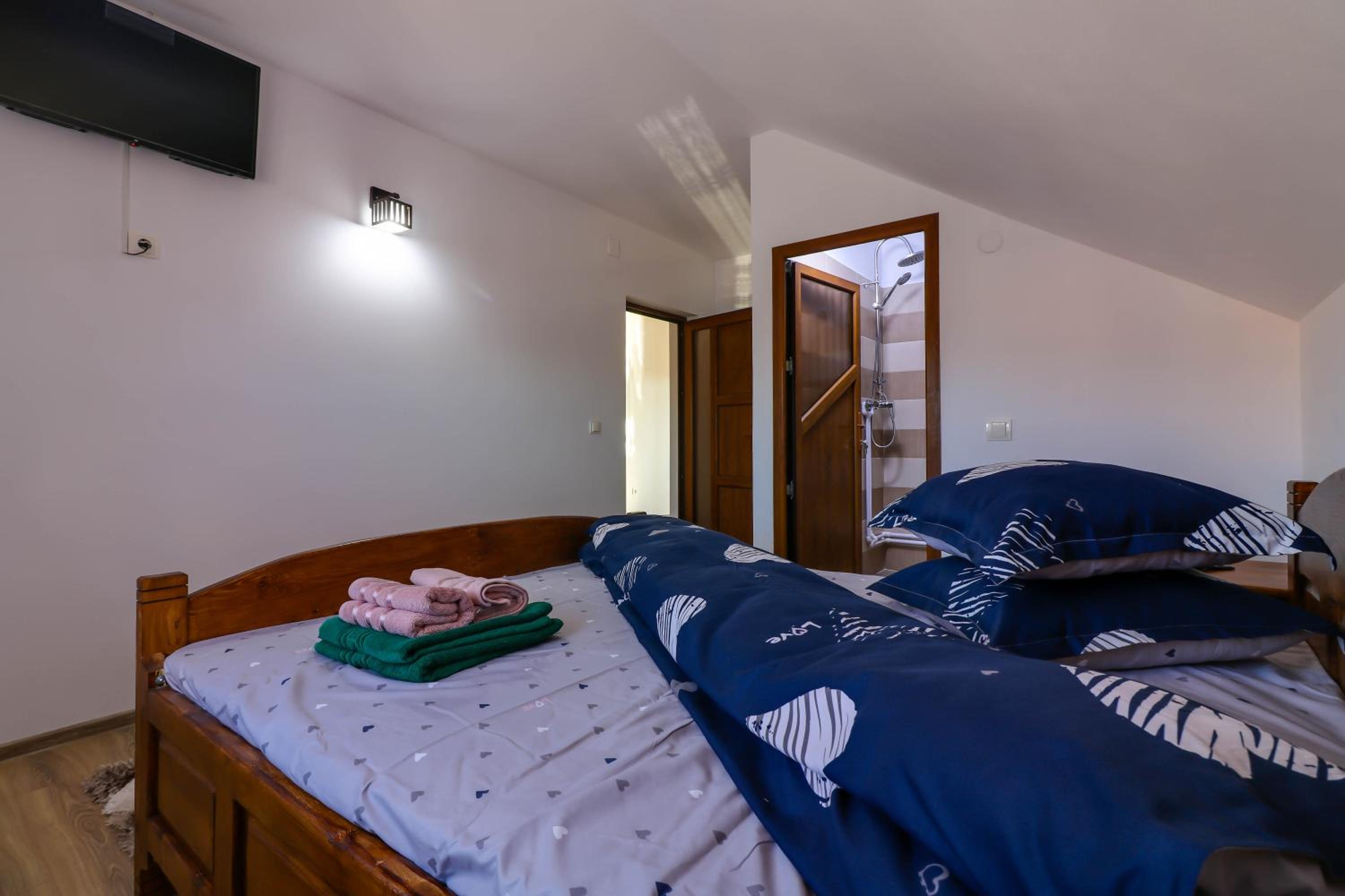Double Room with Private Bathroom photo 3