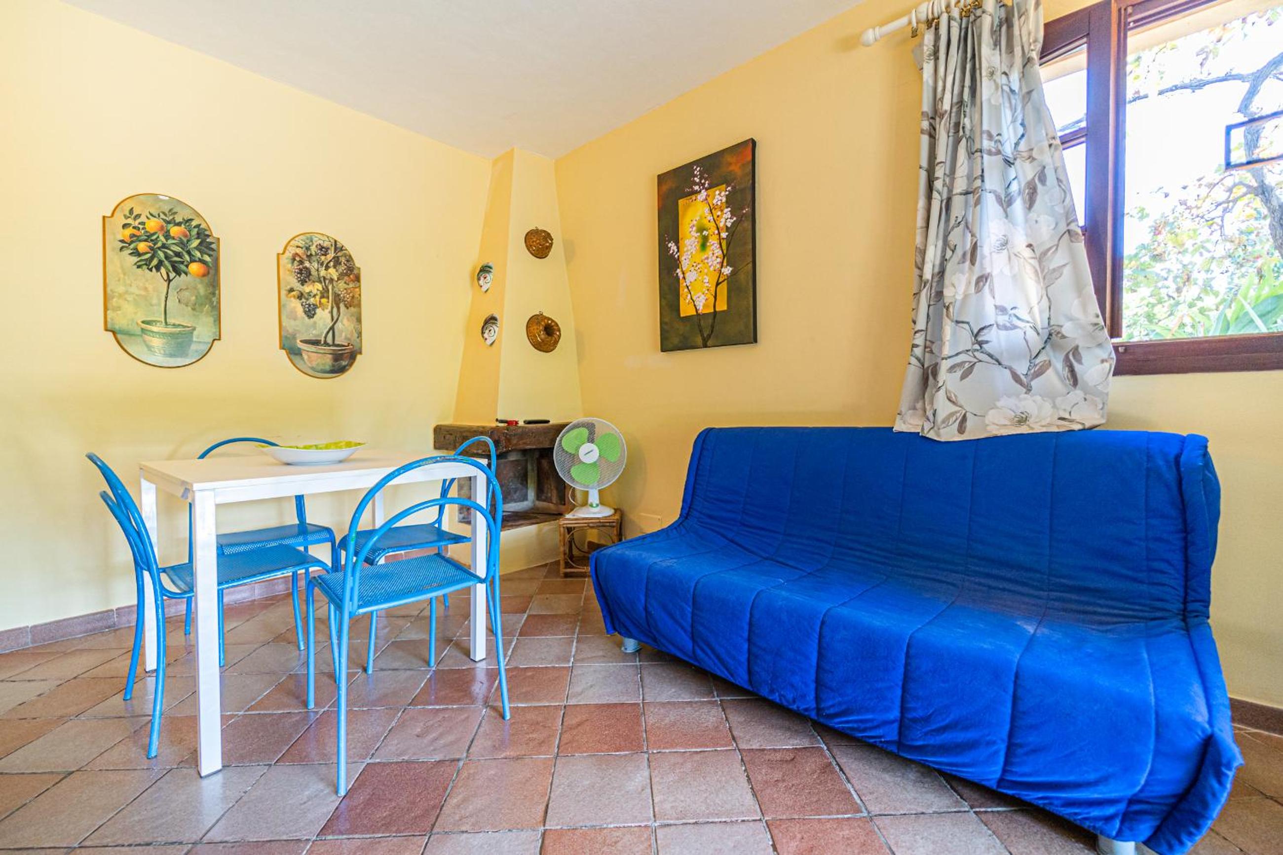 One-Bedroom House photo 1