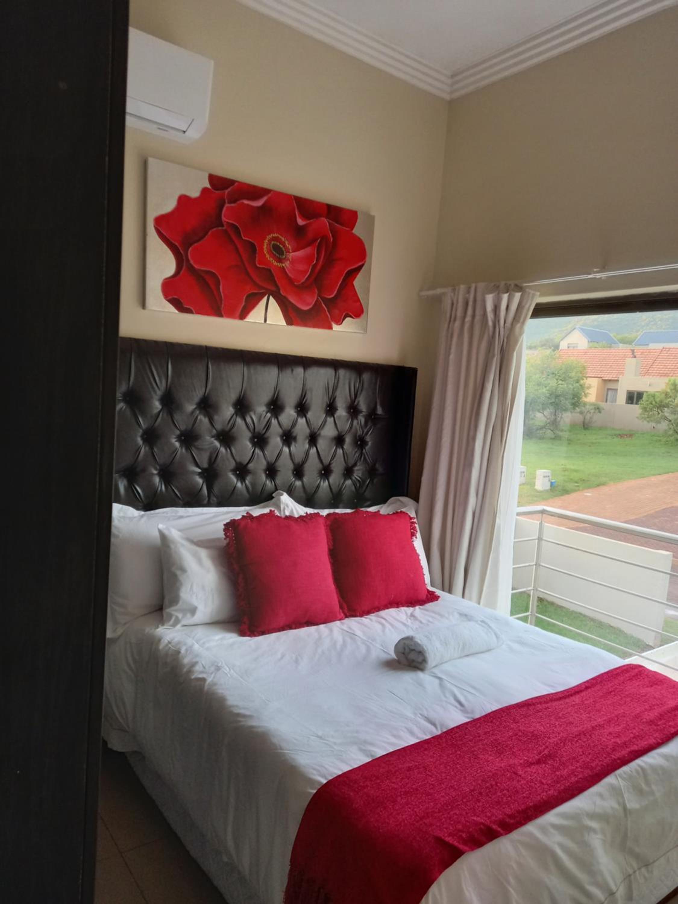 Three-Bedroom House - Photo 22