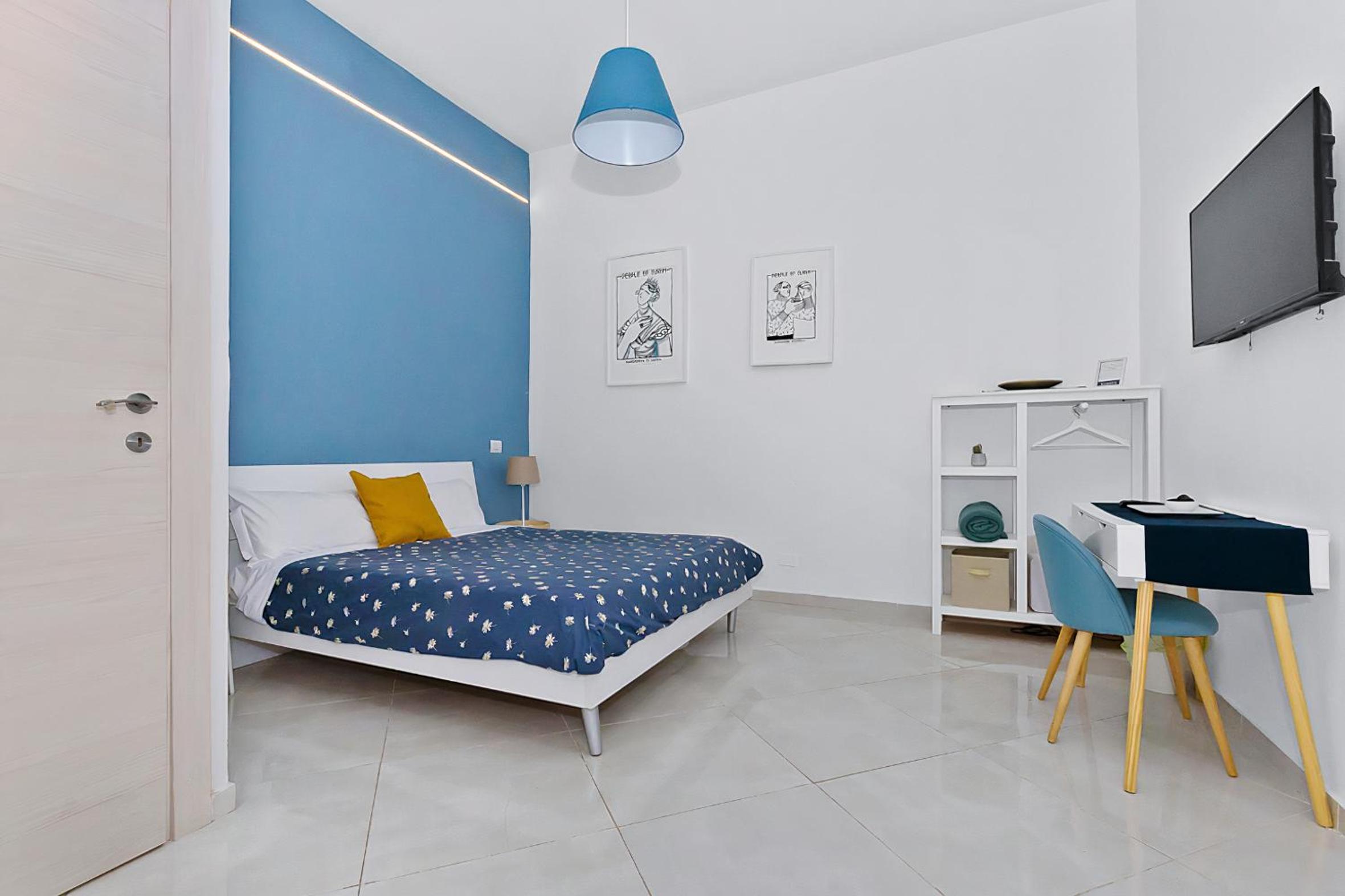 Double Room with Private Bathroom - Photo 4