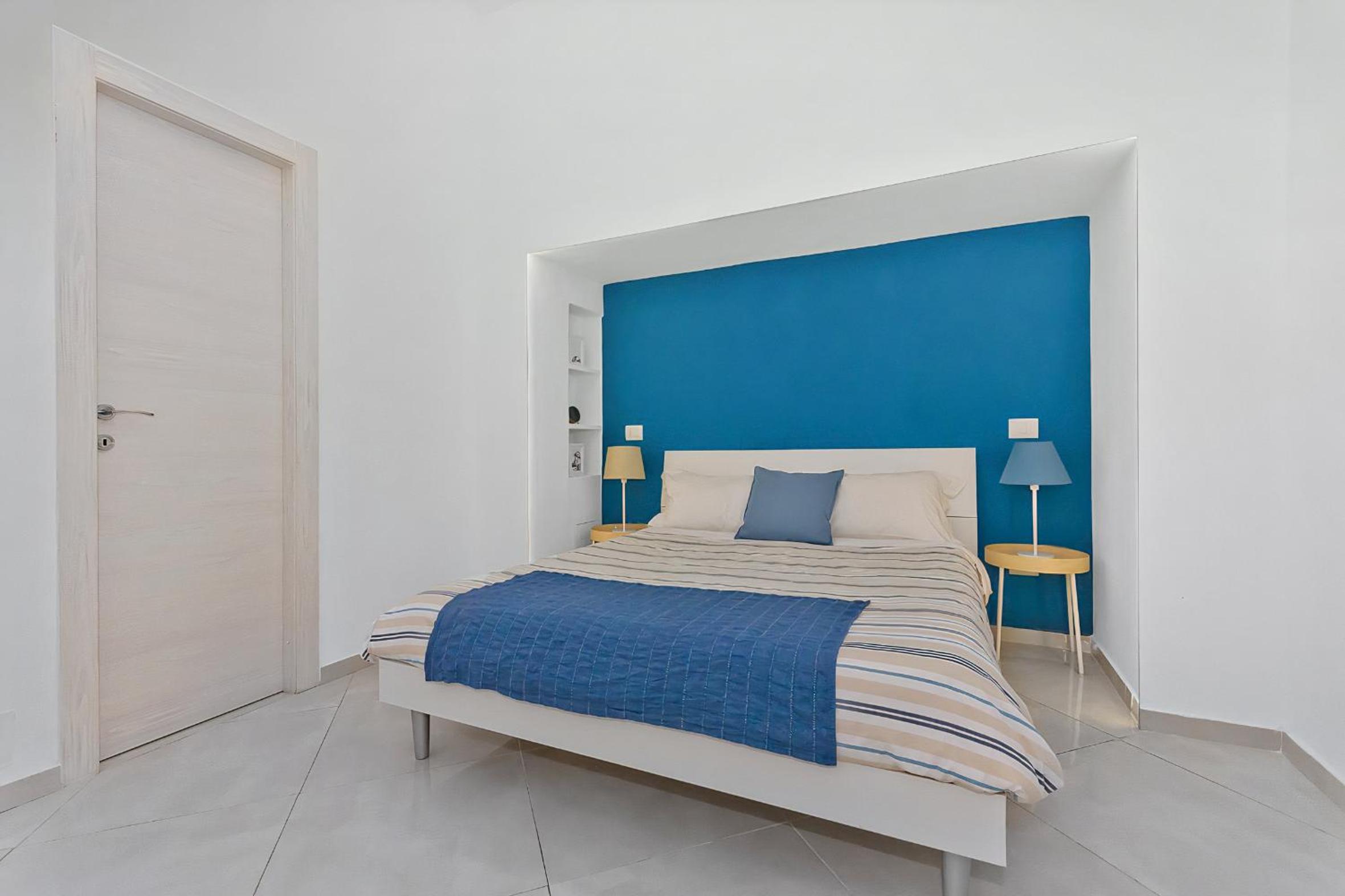 Double Room with Private Bathroom - Photo 14
