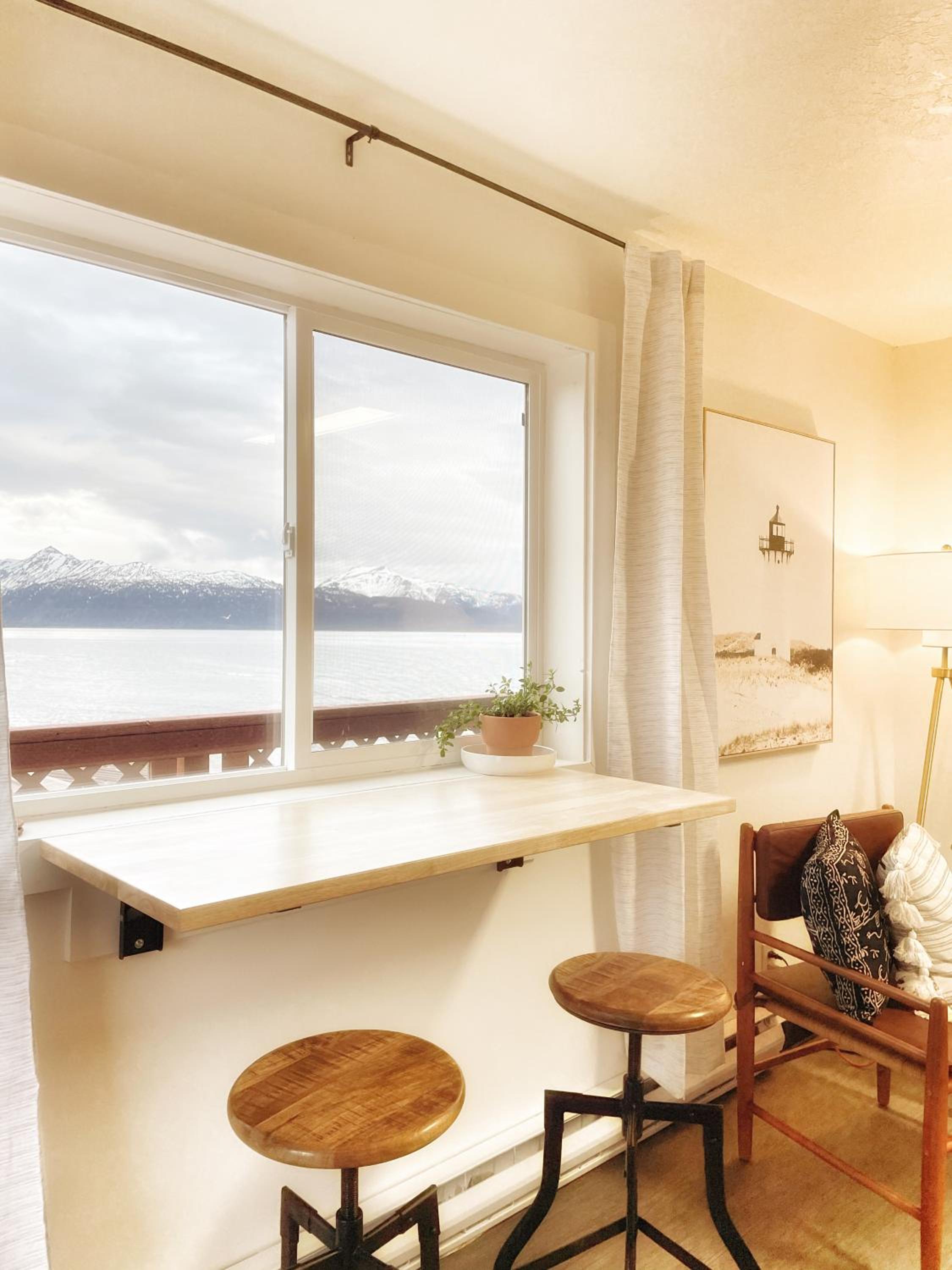 Deluxe King Suite photo 2