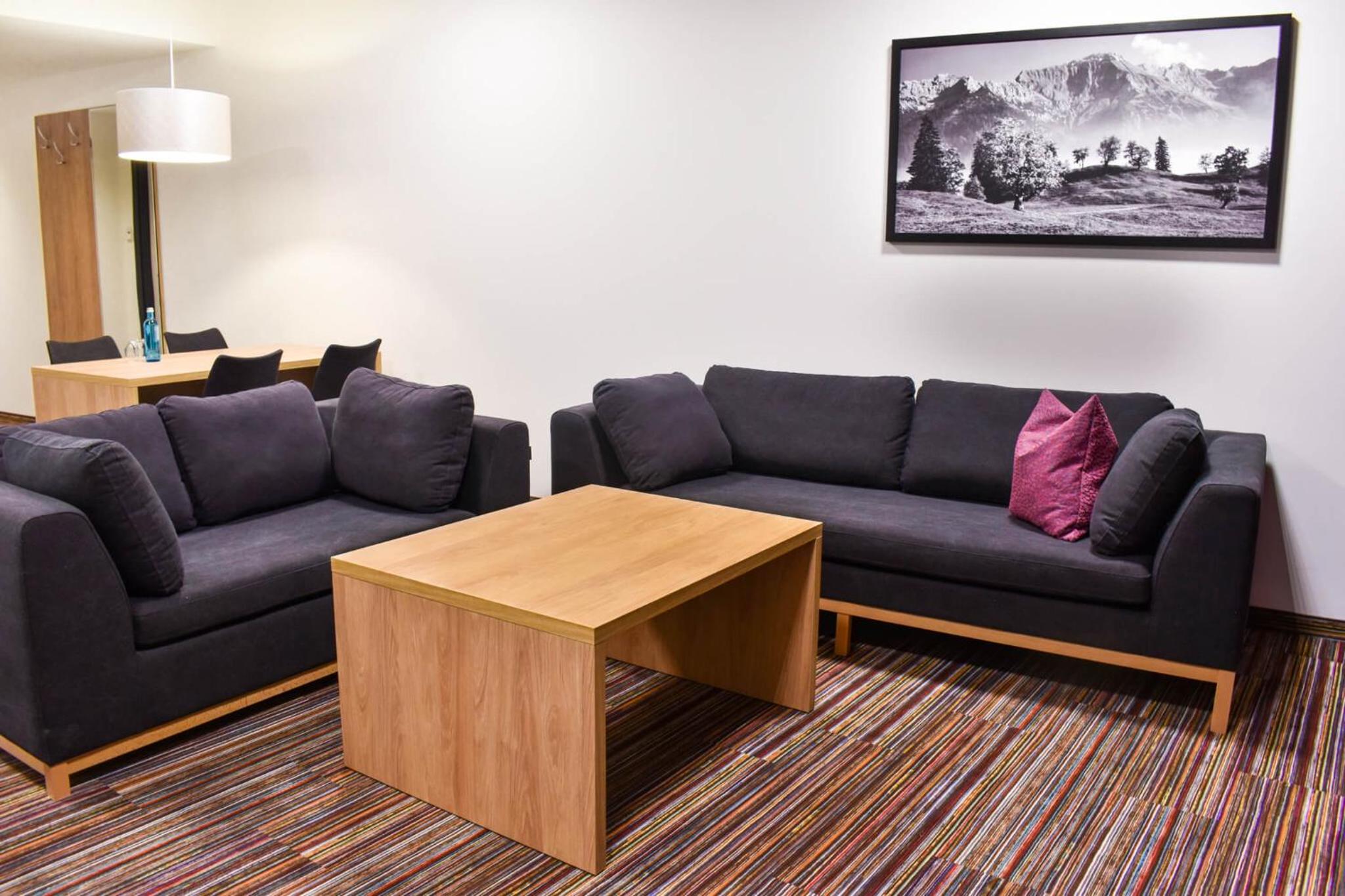 Suite with Balcony - Photo 3