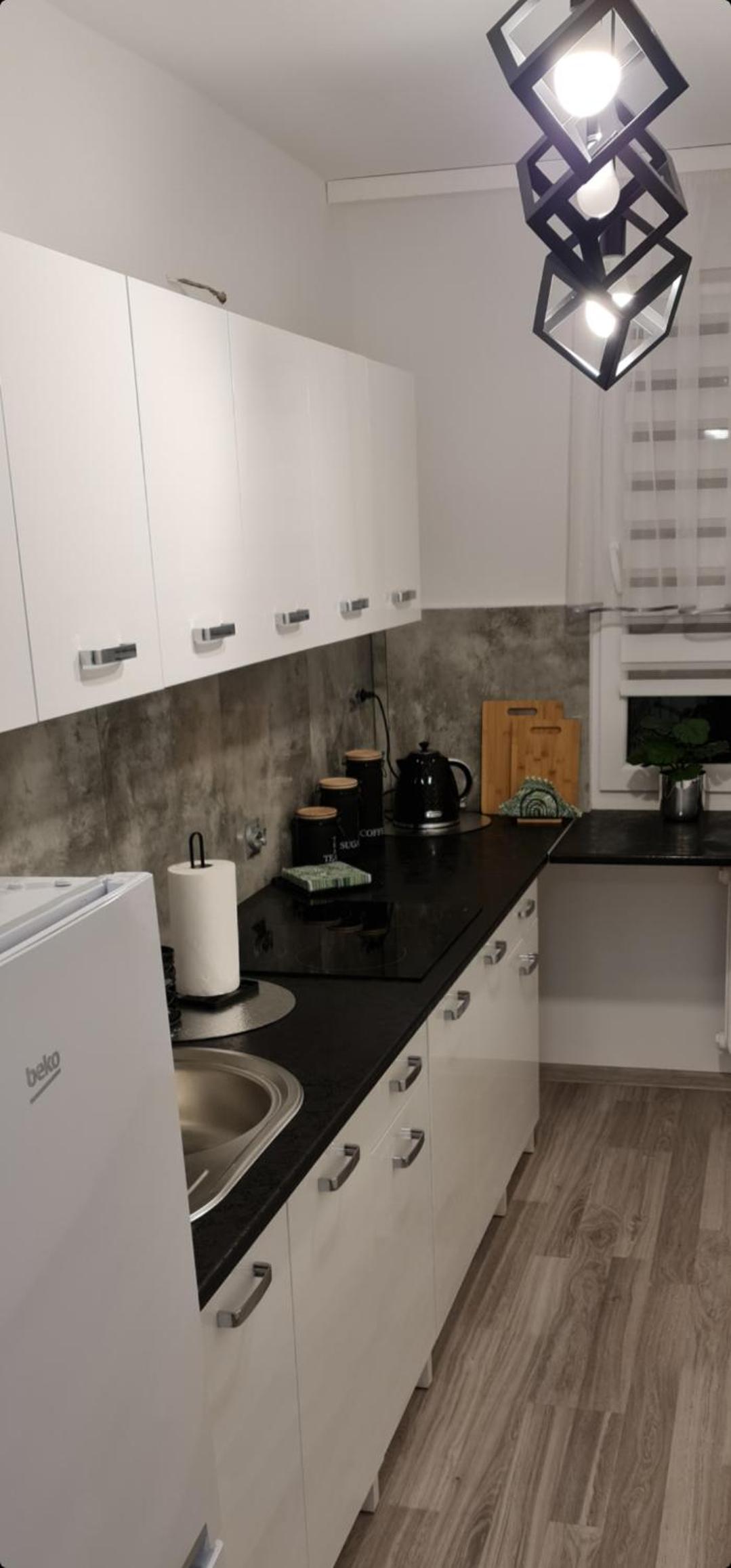 One-Bedroom Apartment - Photo 2