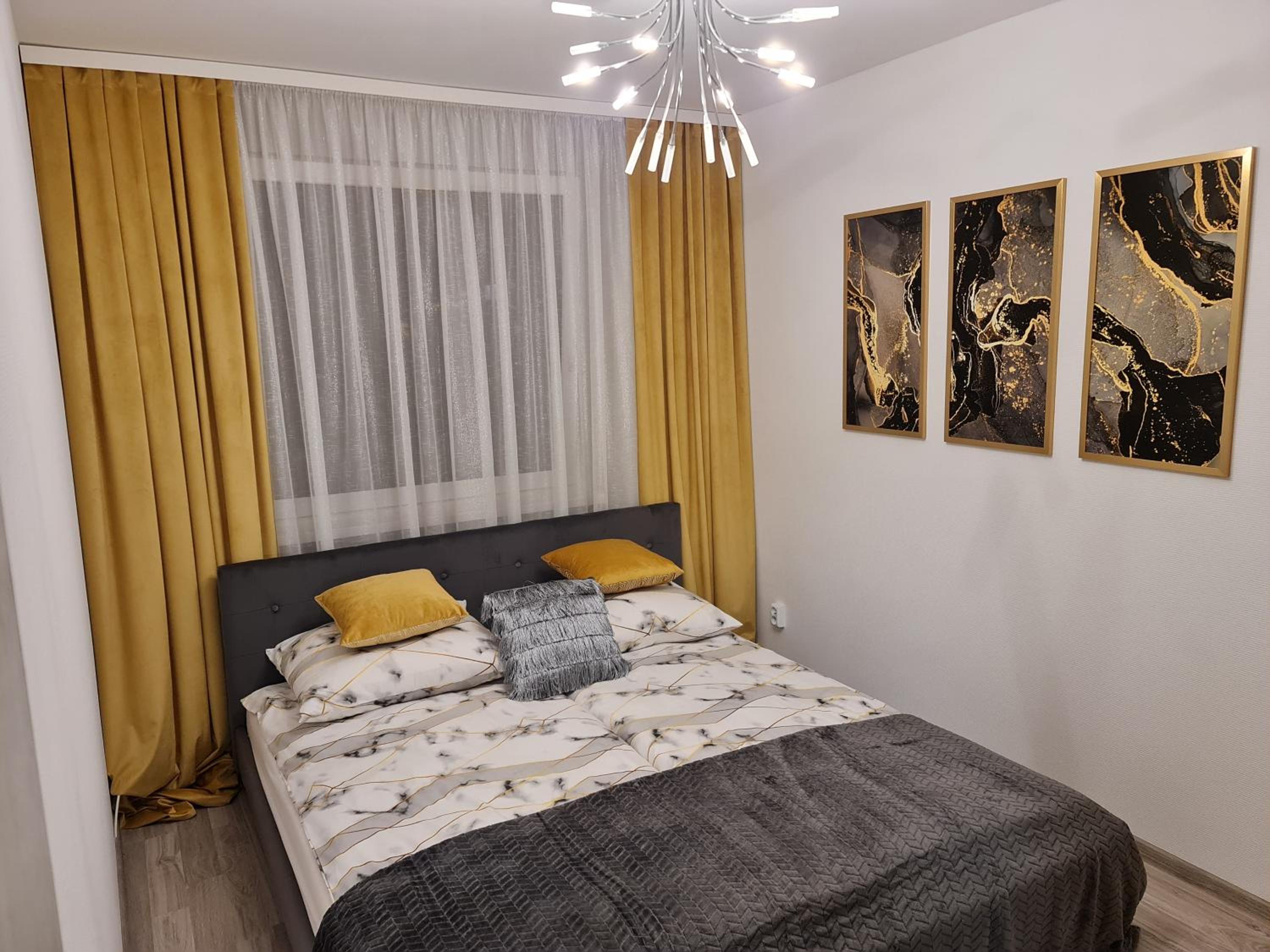 One-Bedroom Apartment - Photo 8
